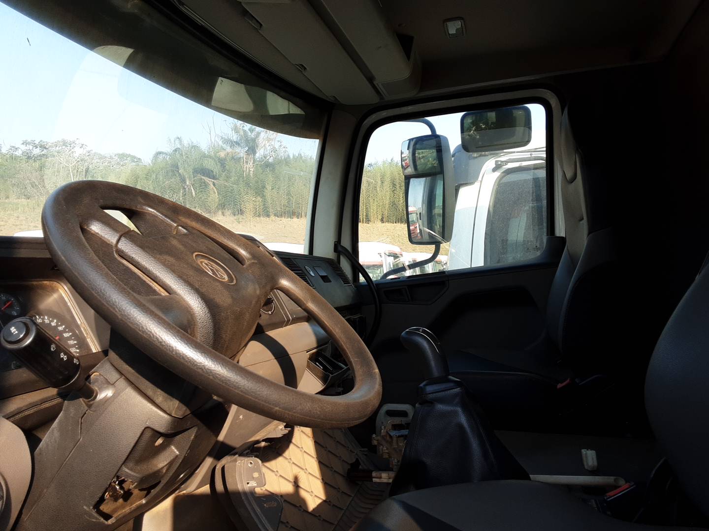 VOLKSWAGEN CONSTELLATION 33.460