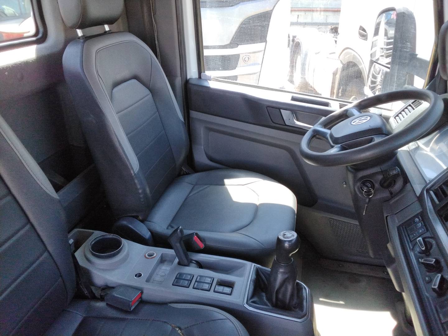 VOLKSWAGEN/11.180 DRC 4X2