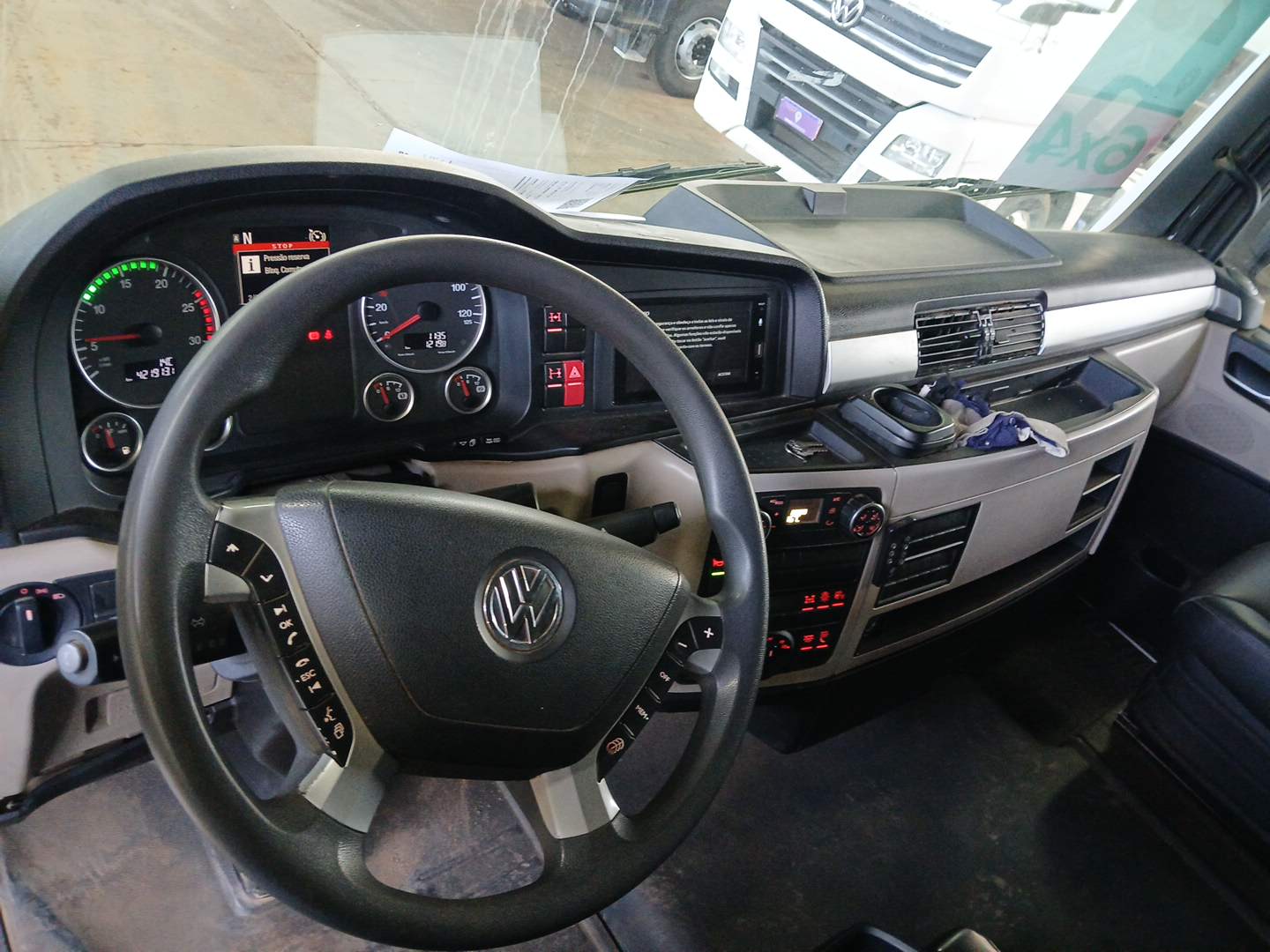 VOLKSWAGEN/29.520 METEOR 6X4