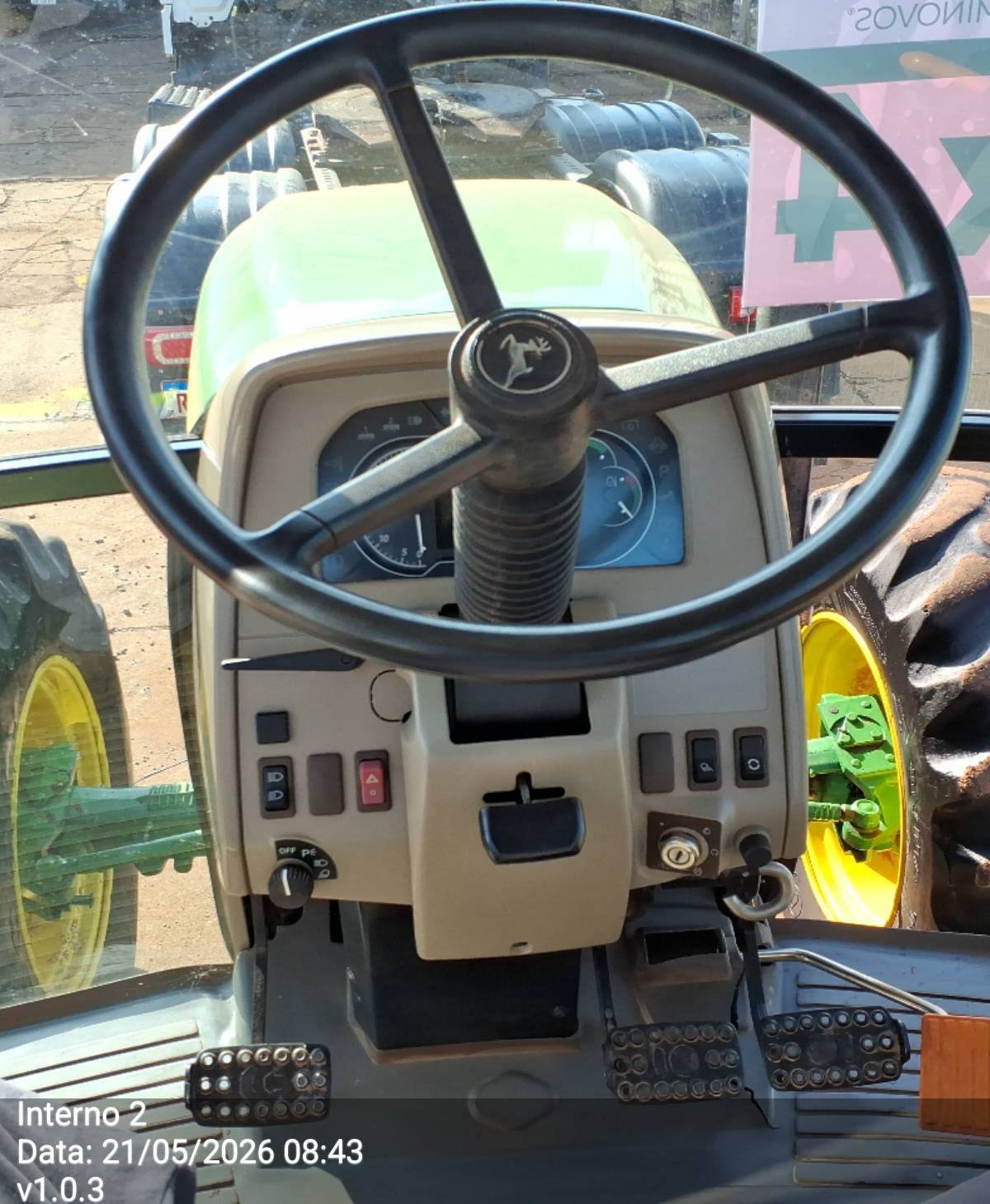 TRATOR 6100J