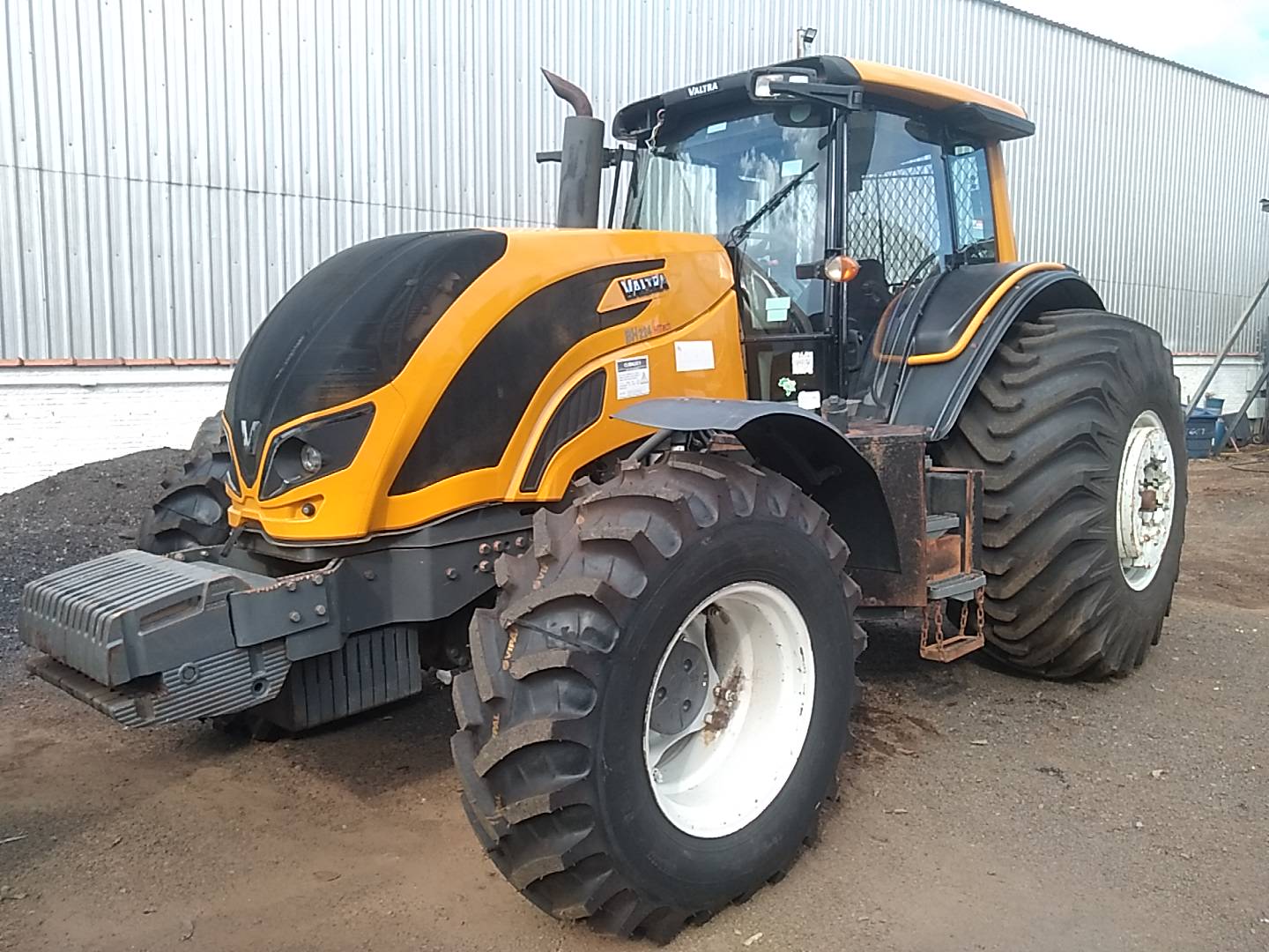 TRATOR VALTRA A850