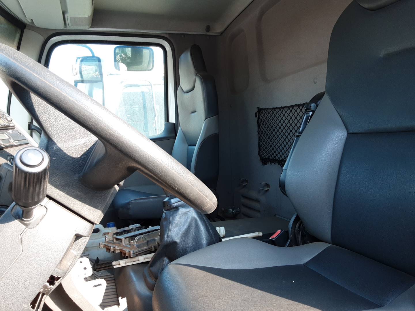 VOLKSWAGEN CONSTELLATION 33.460