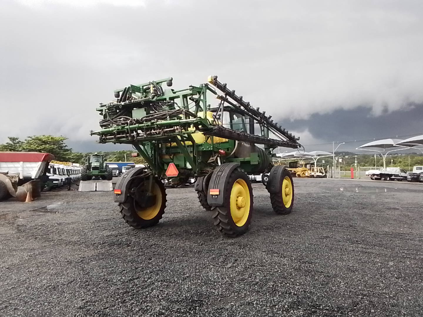 PULVERIZADOR AUTOPROPELIDO JD M4030