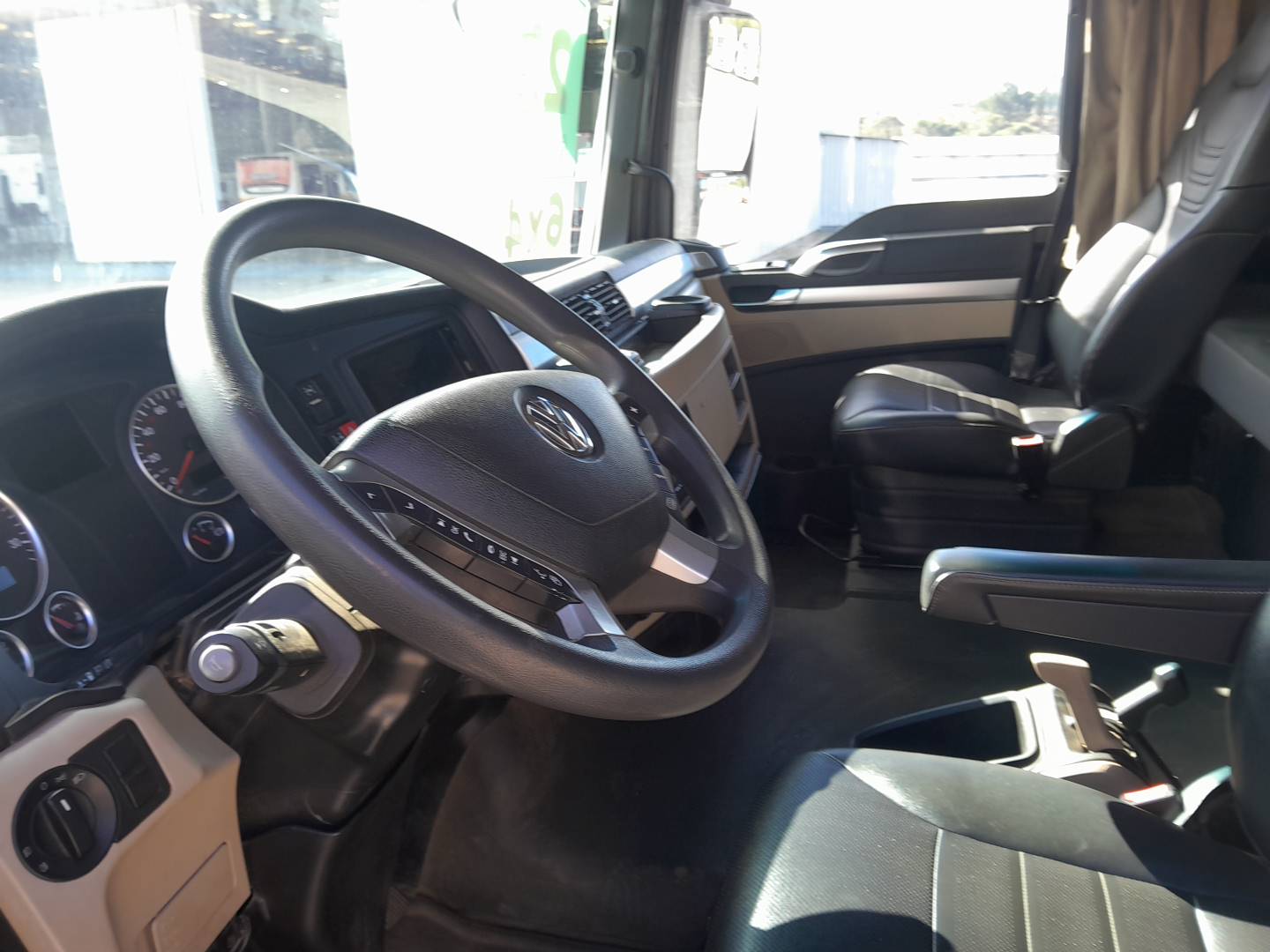 VOLKSWAGEN/29.520 METEOR 6X4