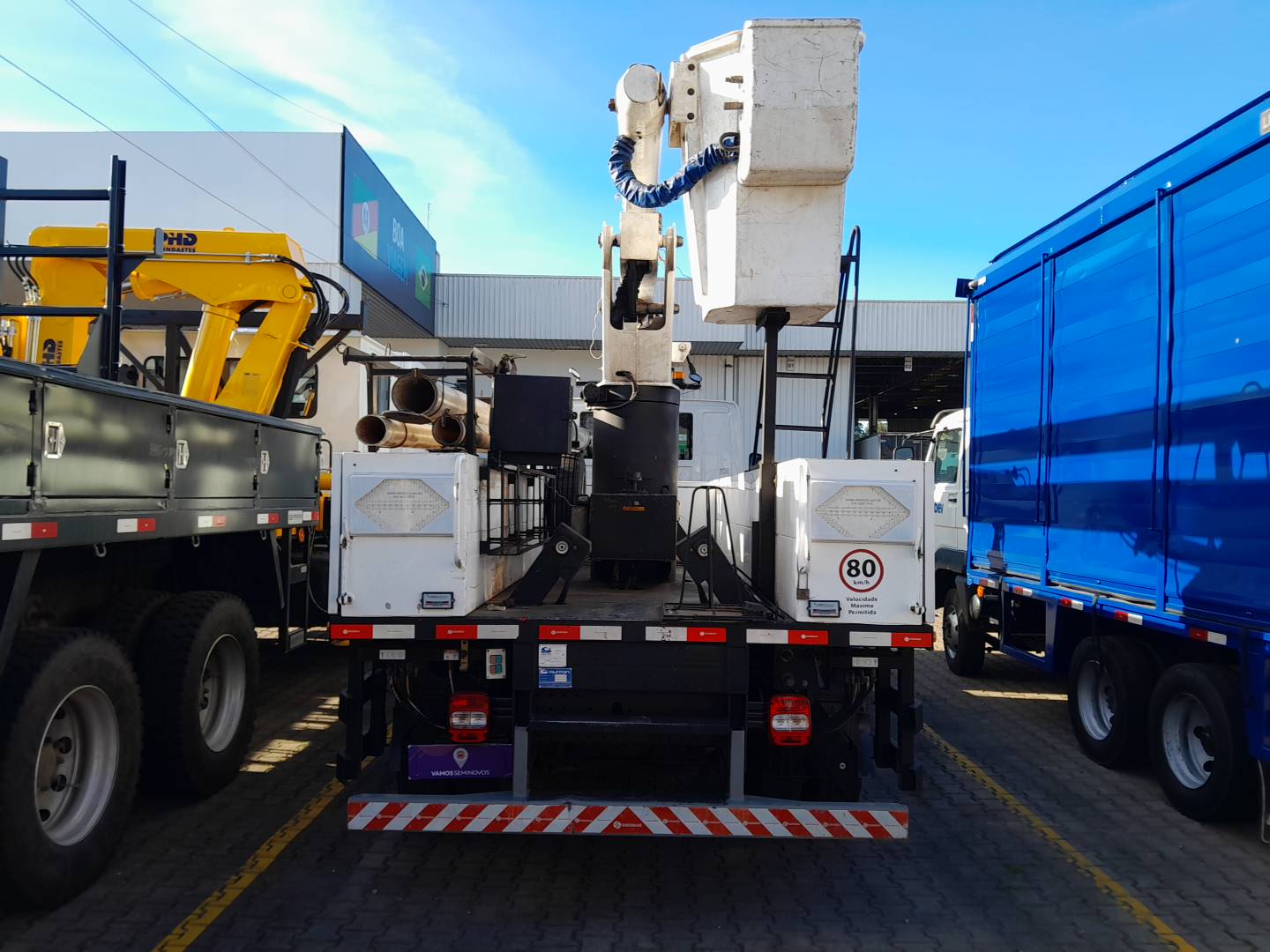 VOLKSWAGEN/11.180 DRC 4X2