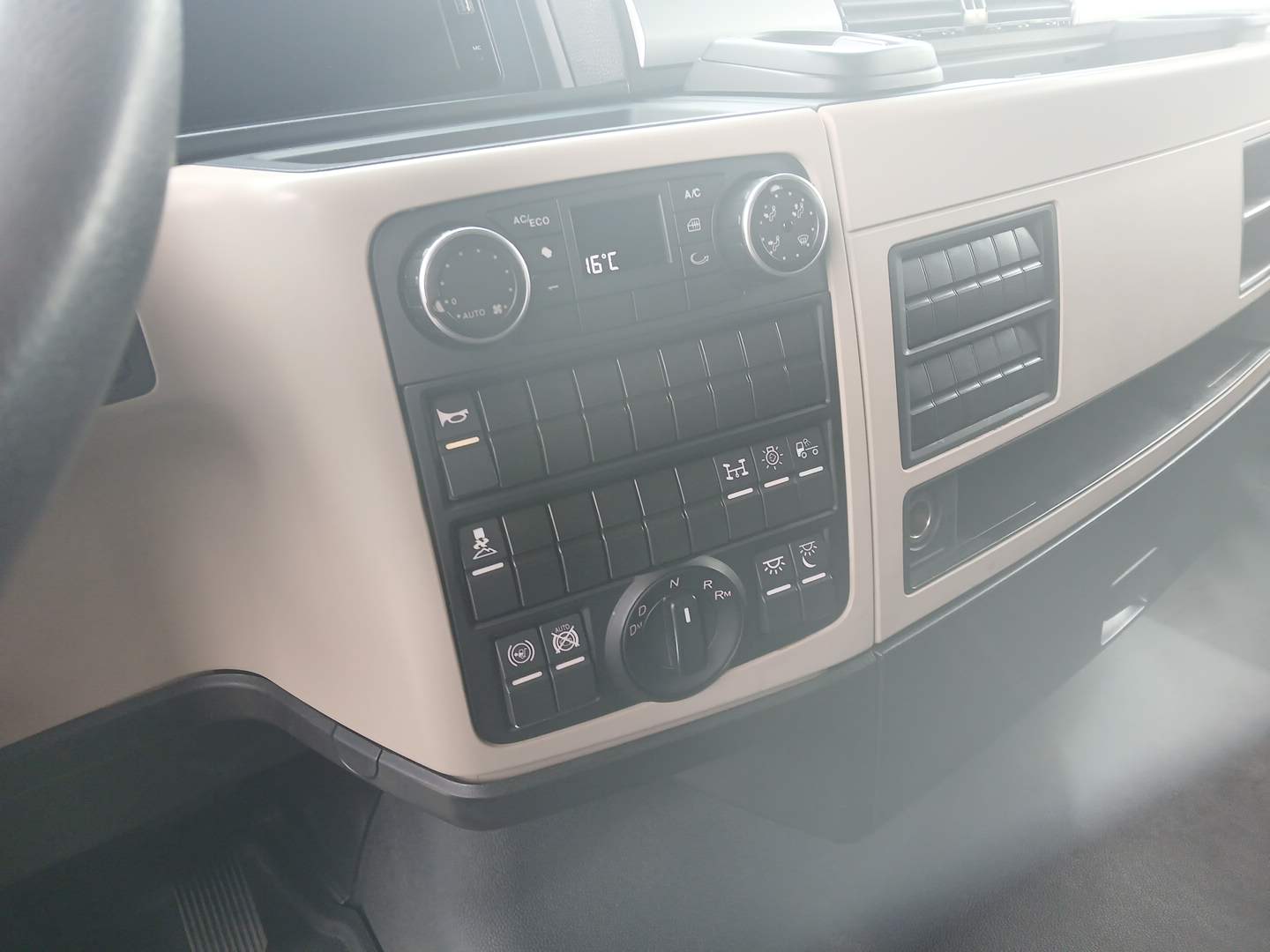 VOLKSWAGEN/29.520 METEOR 6X4