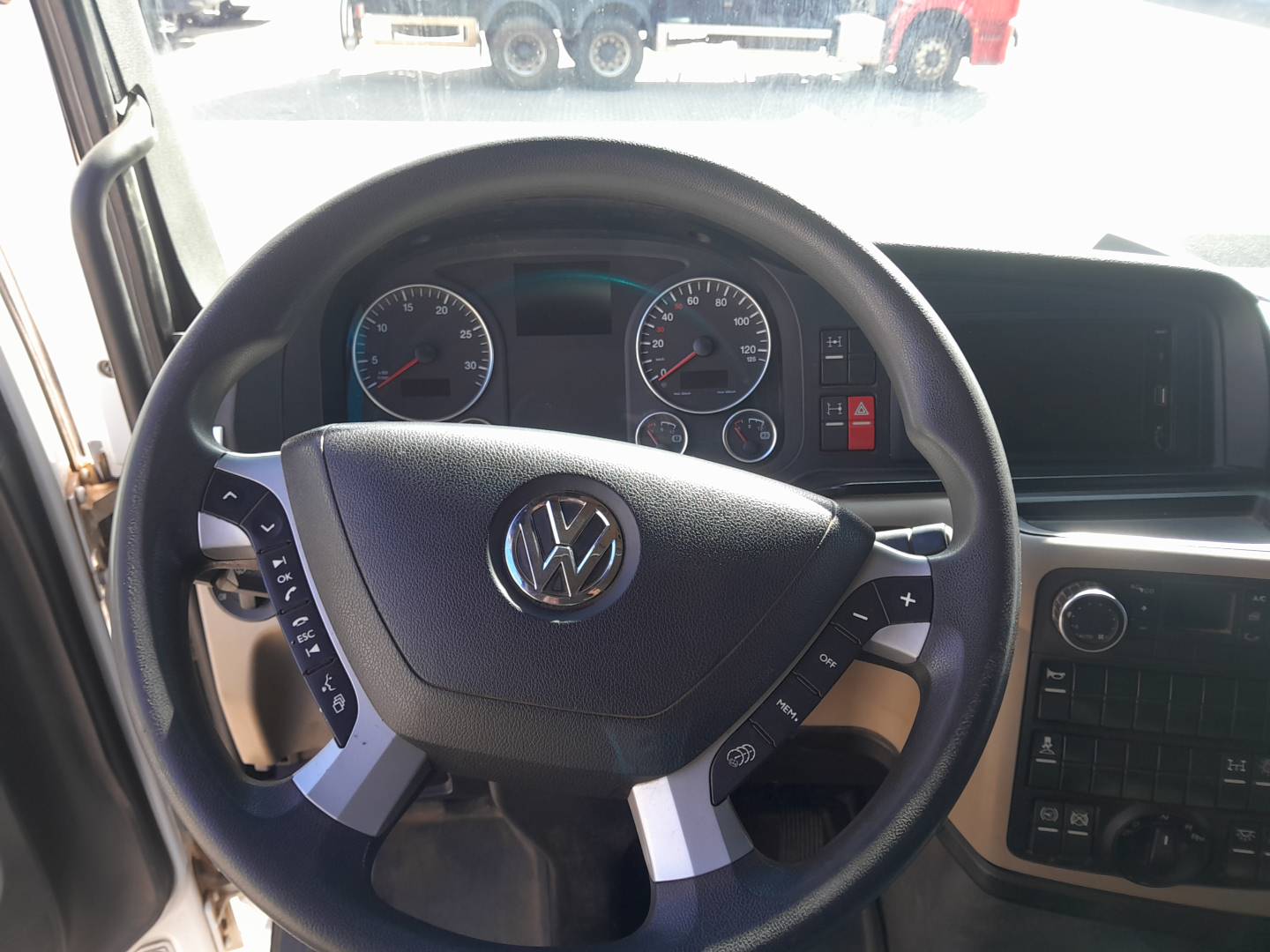 VOLKSWAGEN/29.520 METEOR 6X4