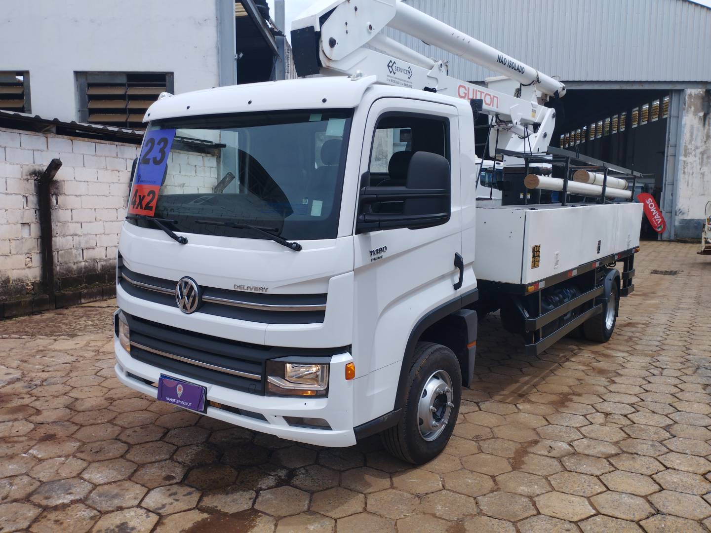 VOLKSWAGEN/11.180 DRC 4X2