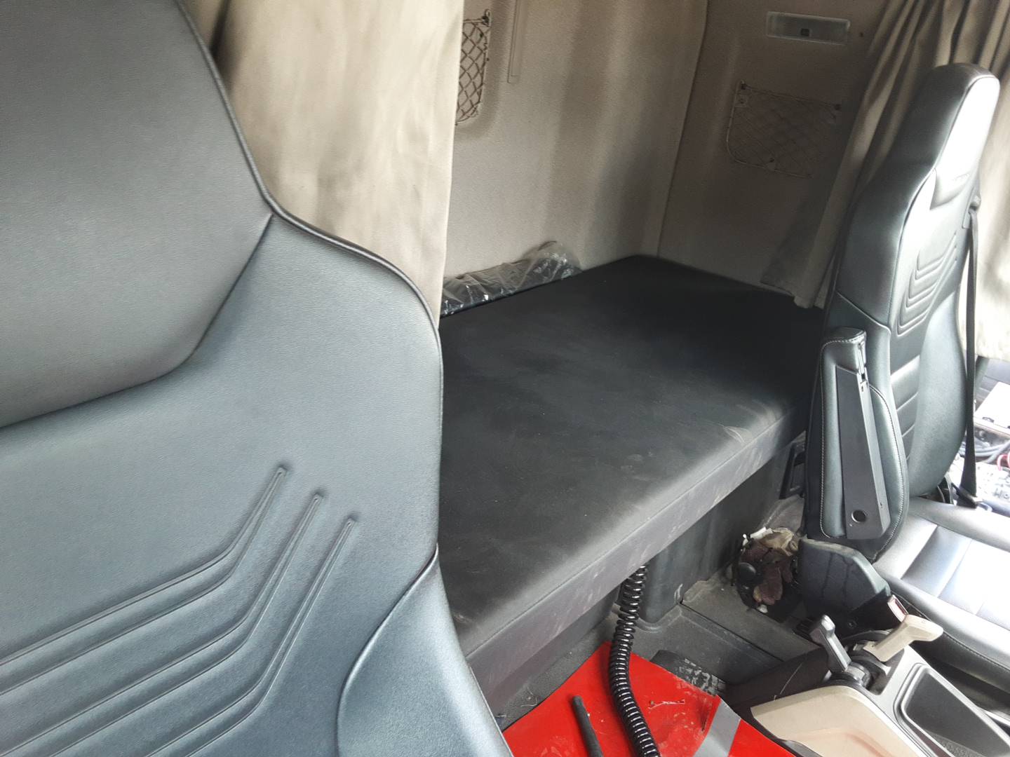 VOLKSWAGEN/29.520 METEOR 6X4