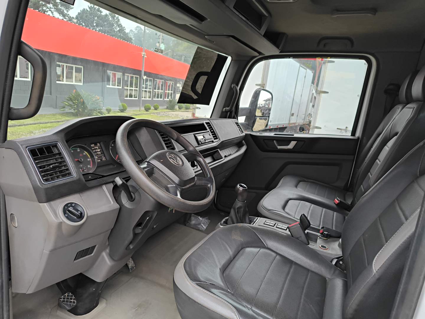 VOLKSWAGEN/11.180 DRC 4X2