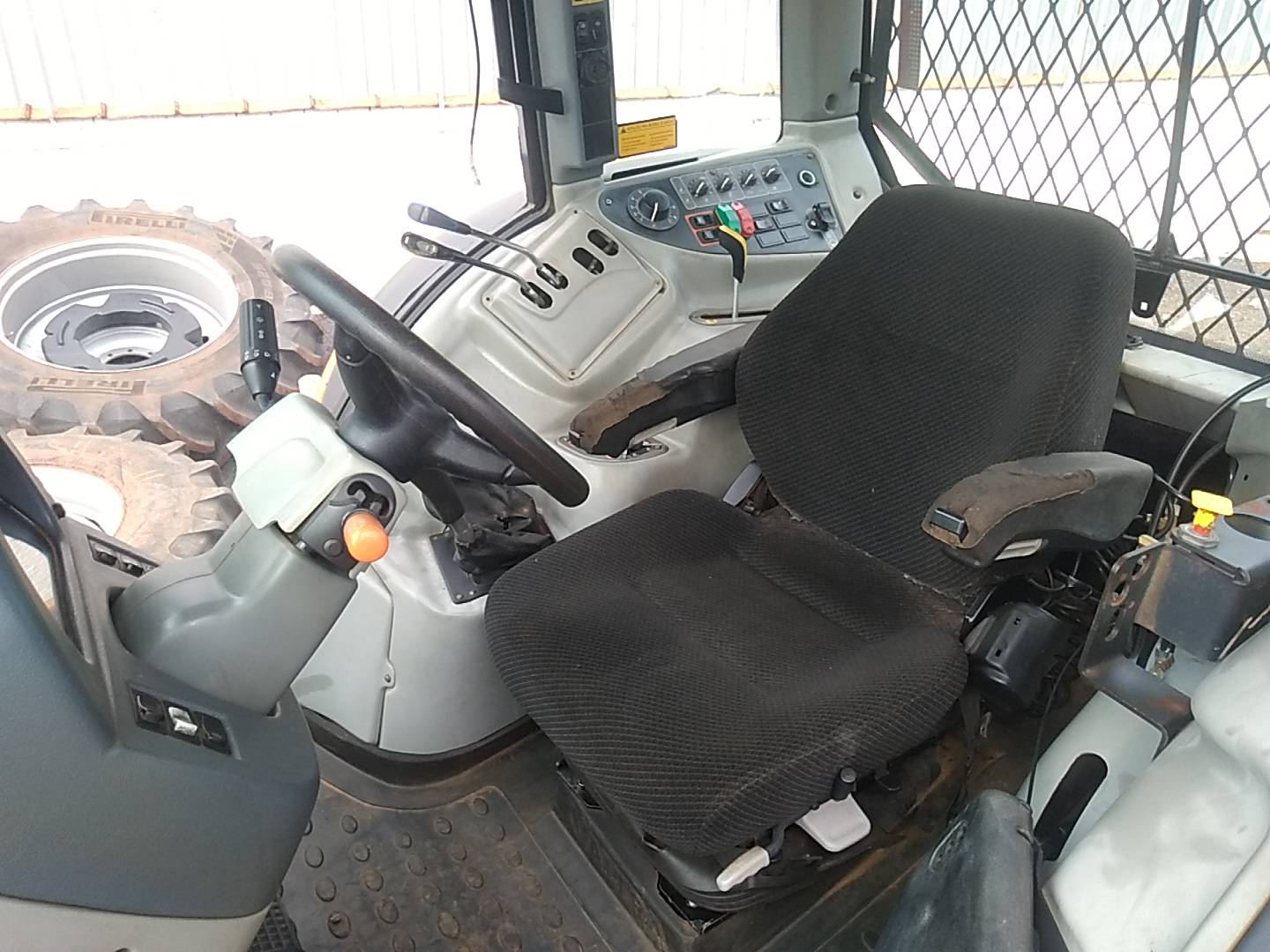 TRATOR VALTRA A850