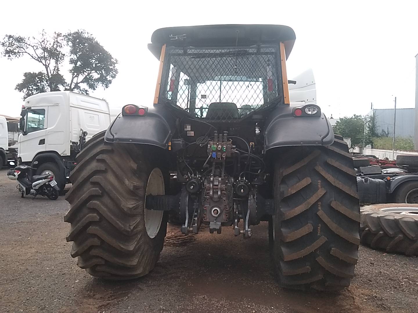 TRATOR VALTRA A850