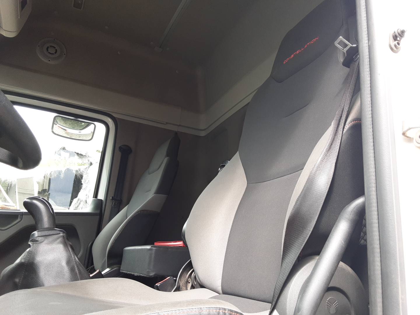 VOLKSWAGEN CONSTELLATION 25.420