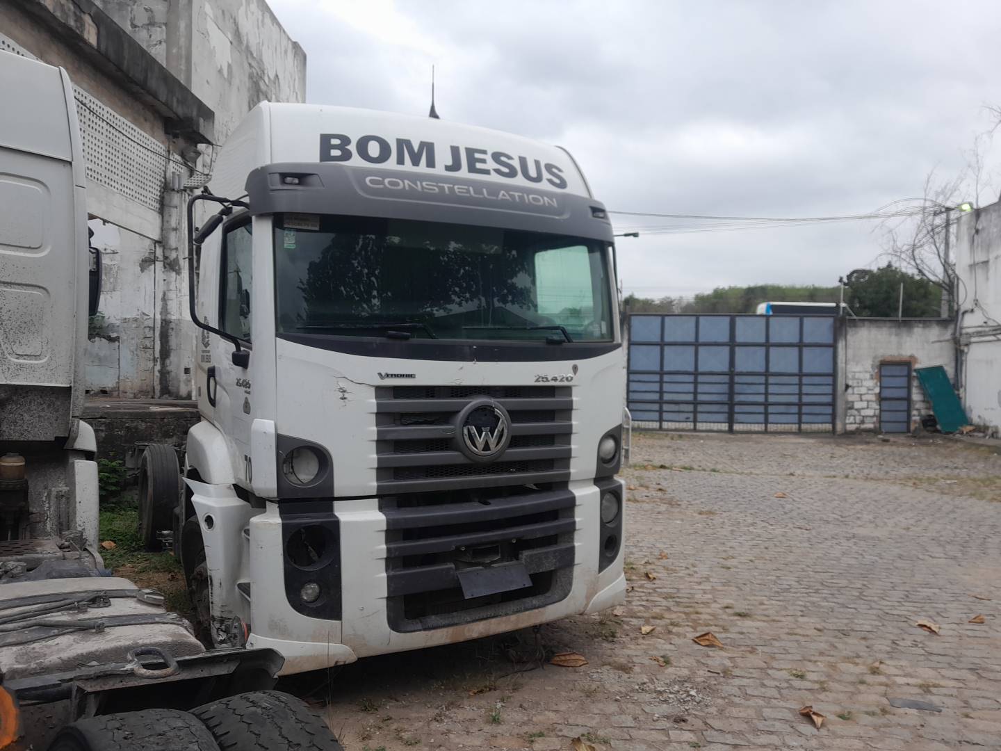 VOLKSWAGEN CONSTELLATION 25.420