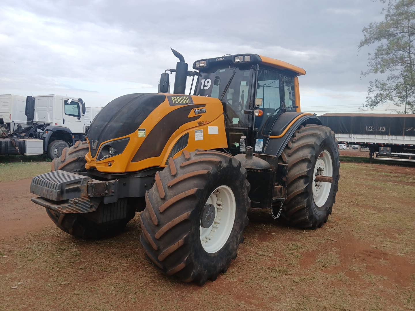 TRATOR BH 224 4X4