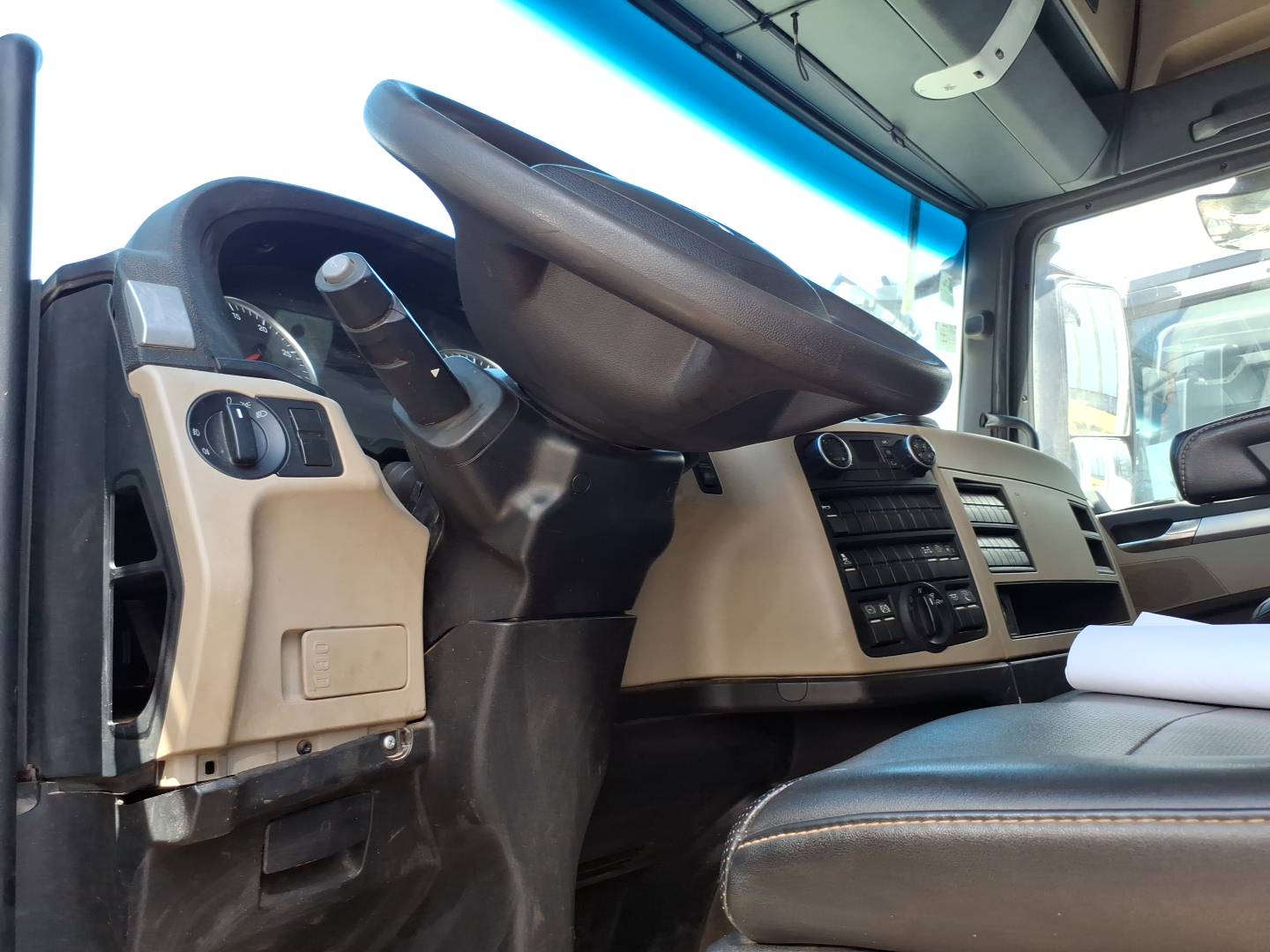 VOLKSWAGEN/29.520 METEOR 6X4