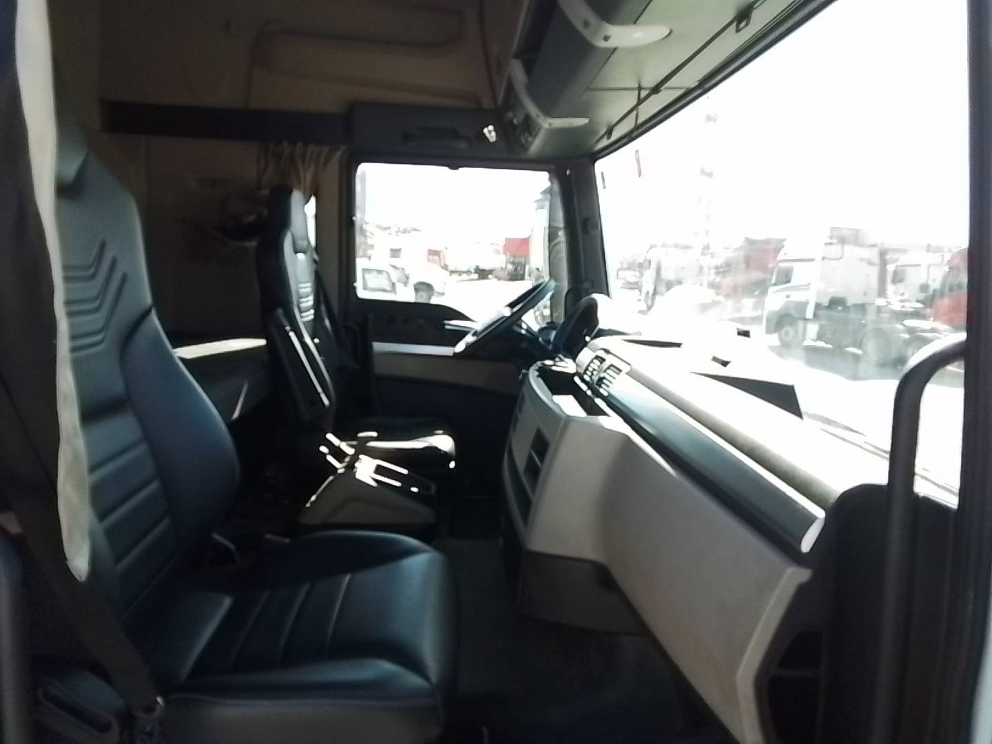 VOLKSWAGEN/29.520 METEOR 6X4