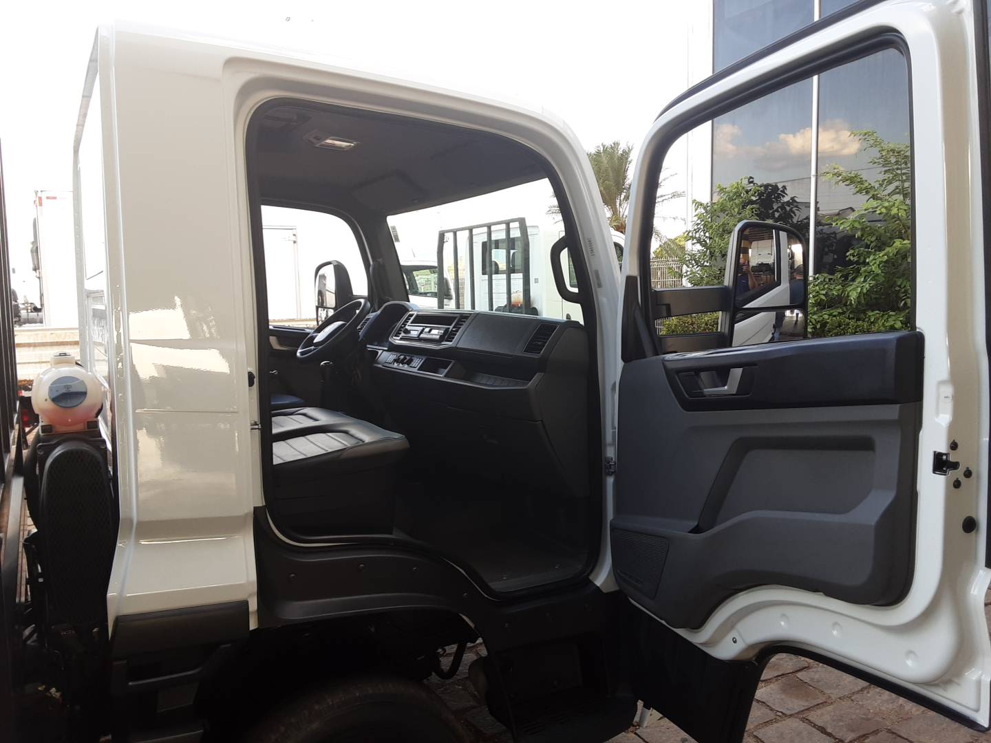 VOLKSWAGEN/6.170 DRF 4X2