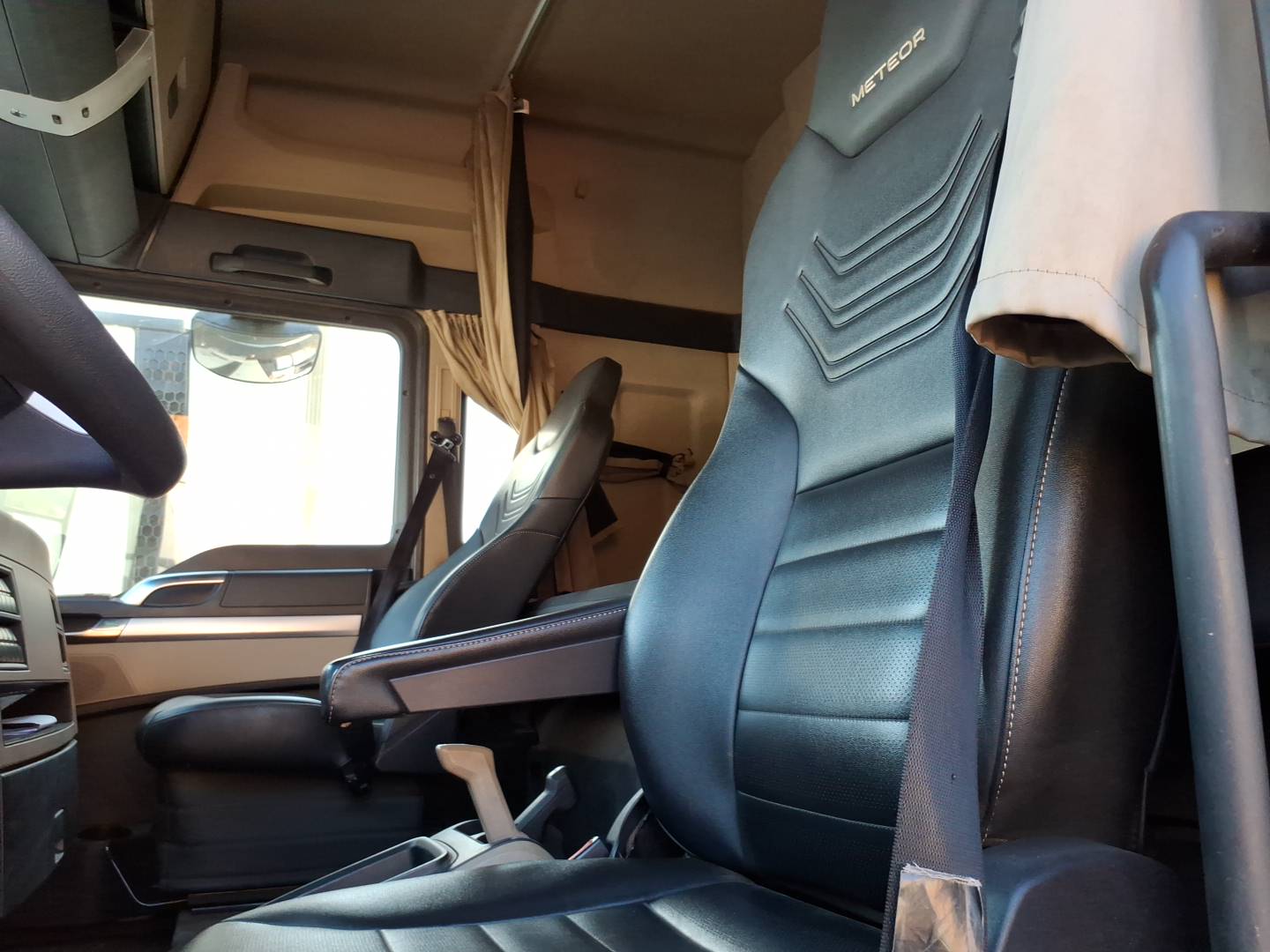 VOLKSWAGEN/29.520 METEOR 6X4