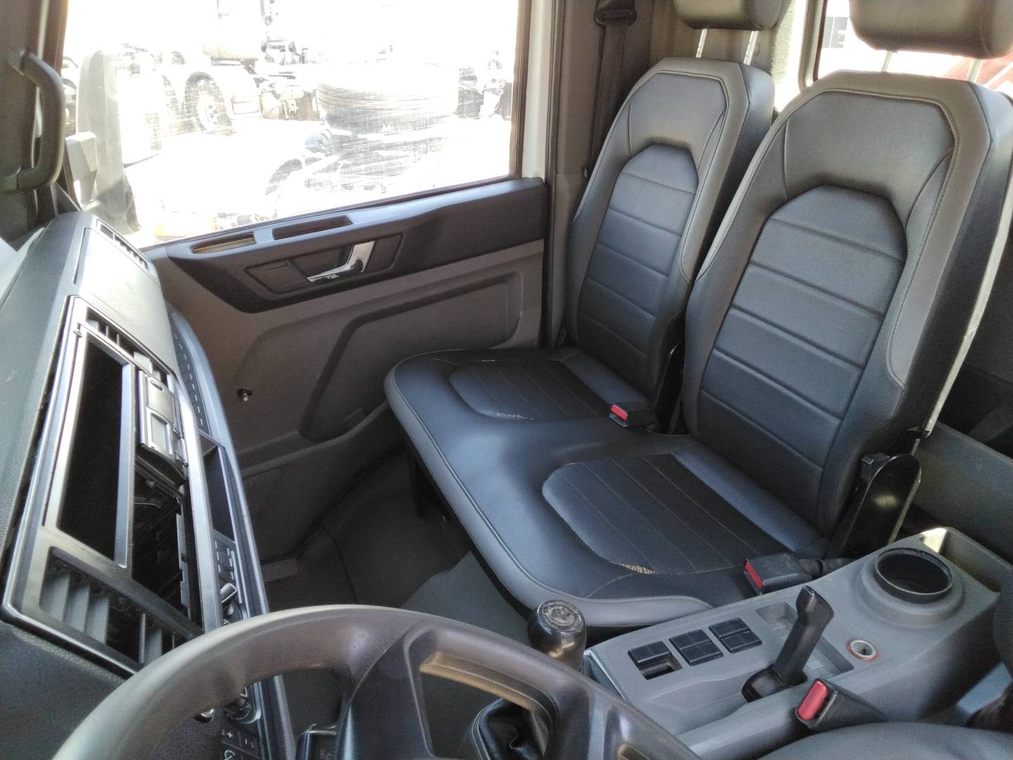 VOLKSWAGEN/11.180 DRC 4X2