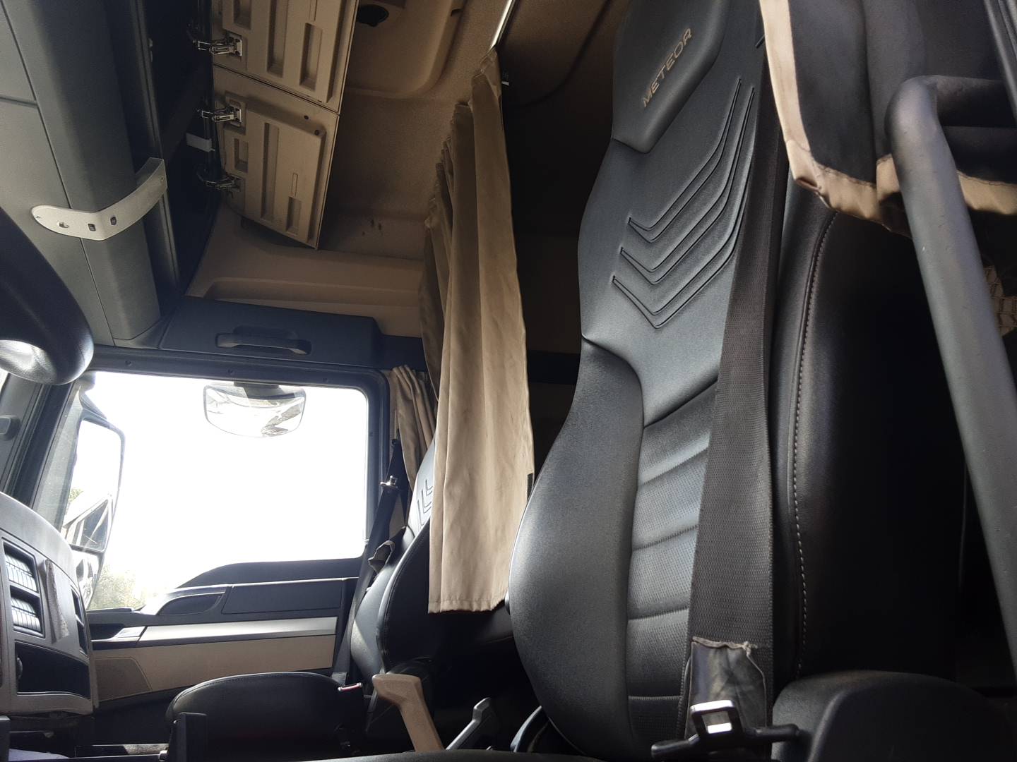 VOLKSWAGEN/29.520 METEOR 6X4