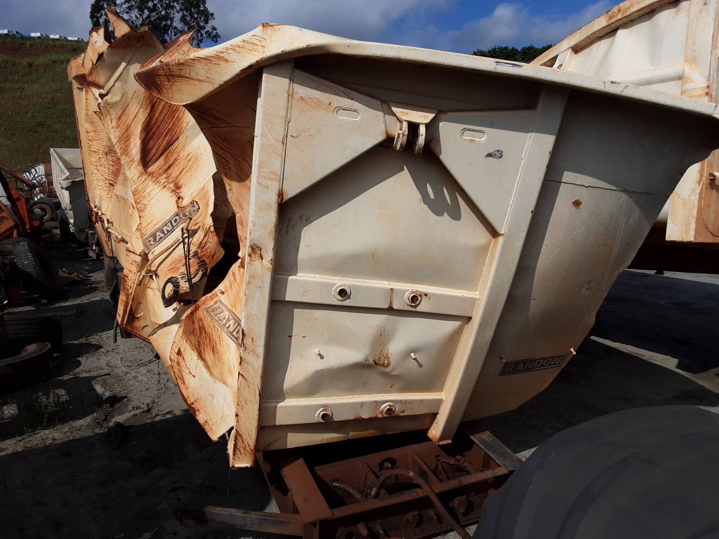 RODOTREM BASCULANTE
