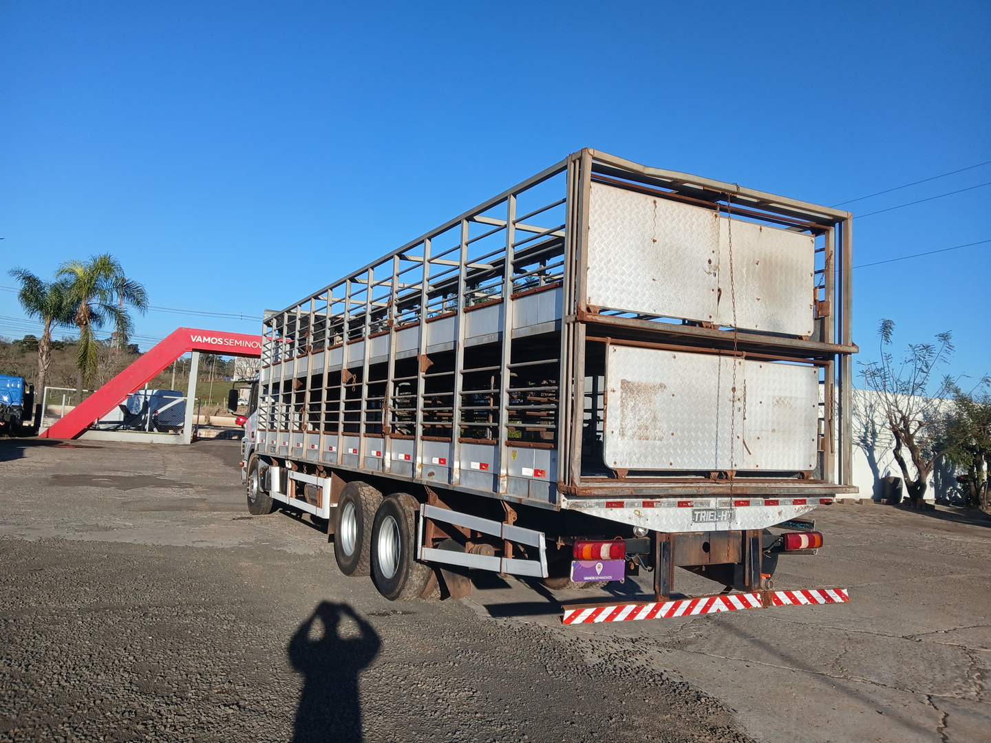 CARROCERIA METÁLICA TRANSP. SUÍNOS
