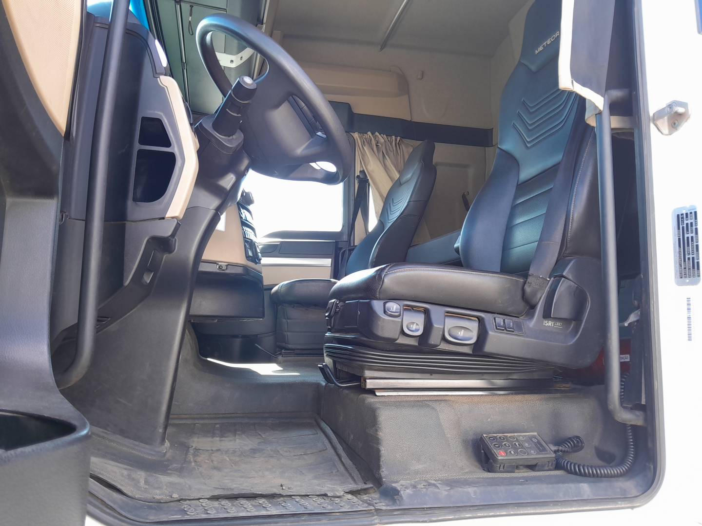 VOLKSWAGEN/29.520 METEOR 6X4