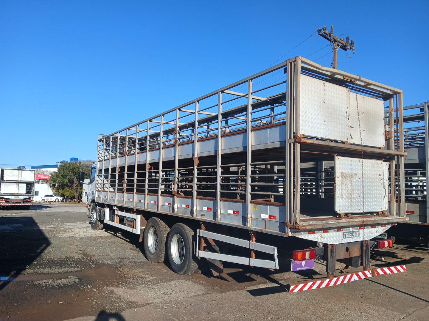 CARROCERIA METÁLICA TRANSP. SUÍNOS