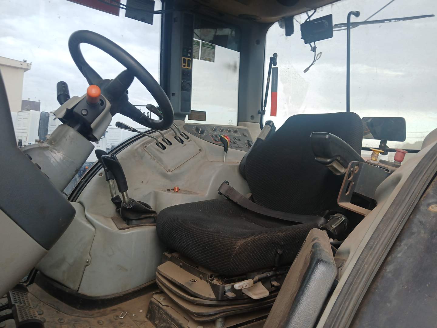 TRATOR BH 224 4X4