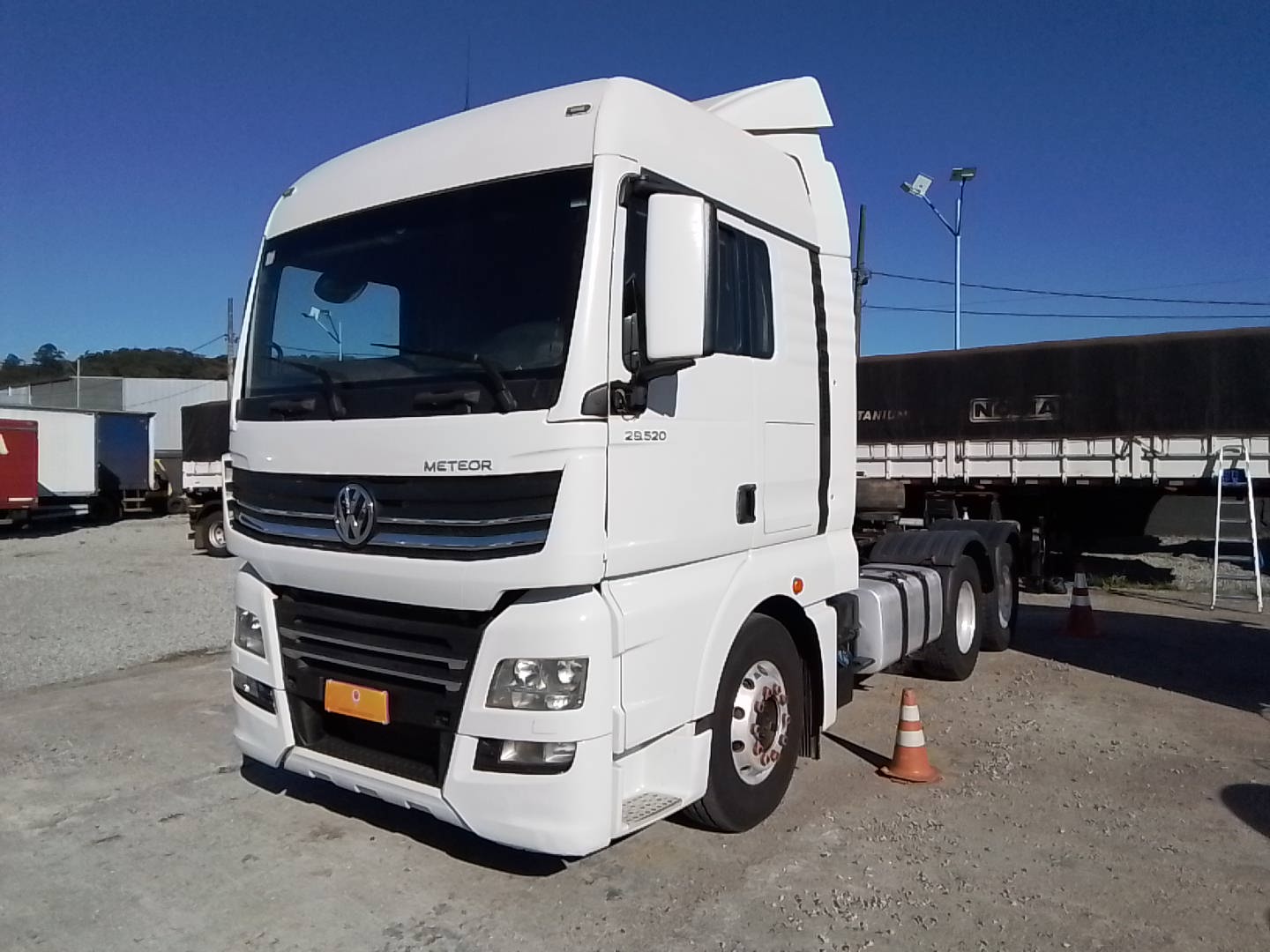 VOLKSWAGEN/29.520 METEOR 6X4