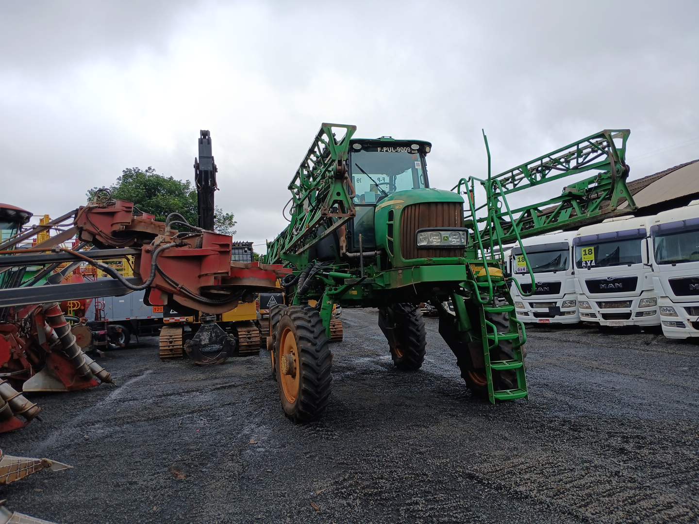 PULVERIZADOR AUTOPROPELIDO M4025