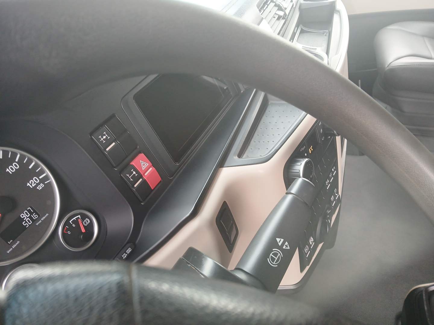 VOLKSWAGEN/29.520 METEOR 6X4