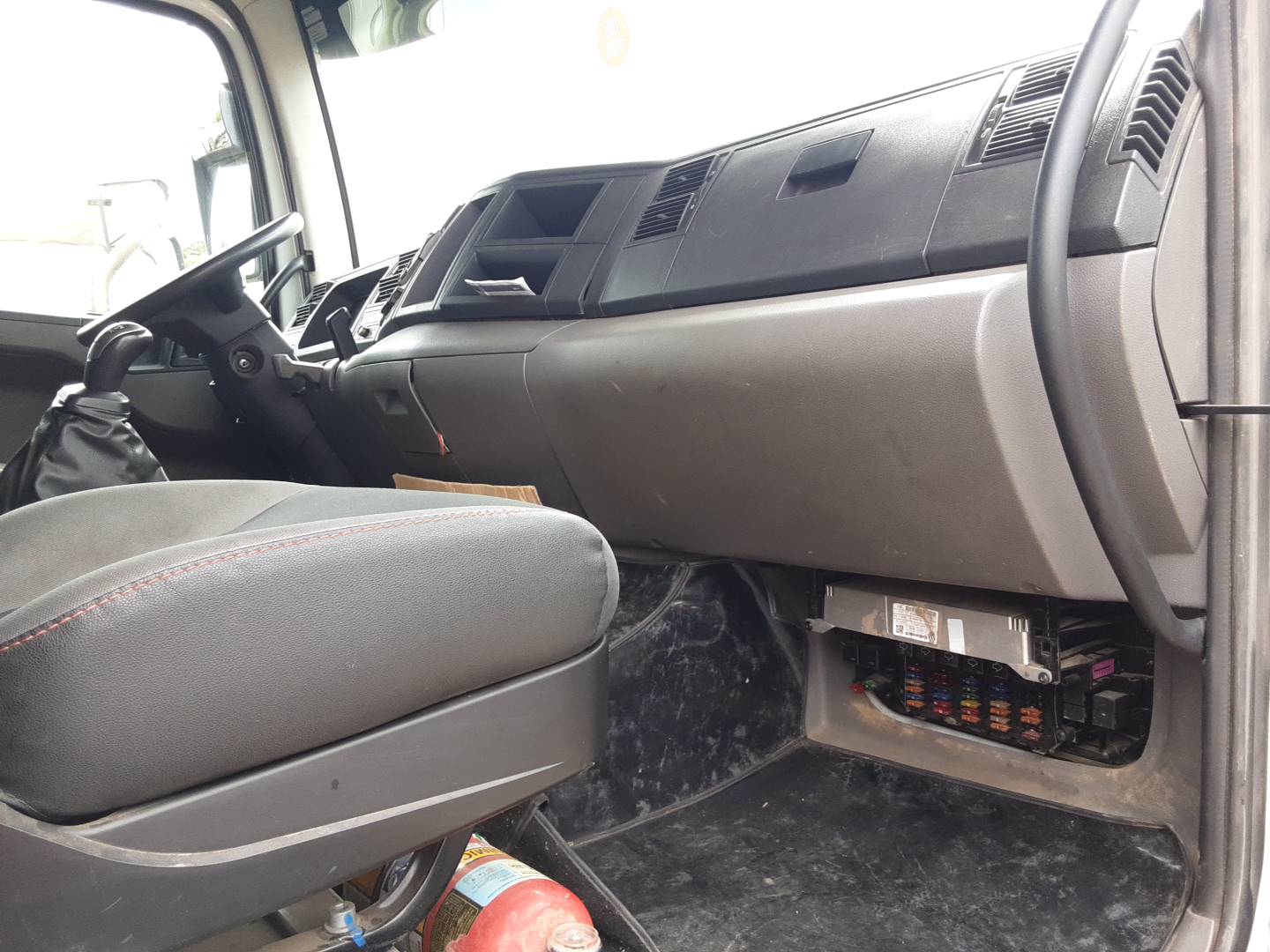 VOLKSWAGEN CONSTELLATION 25.420