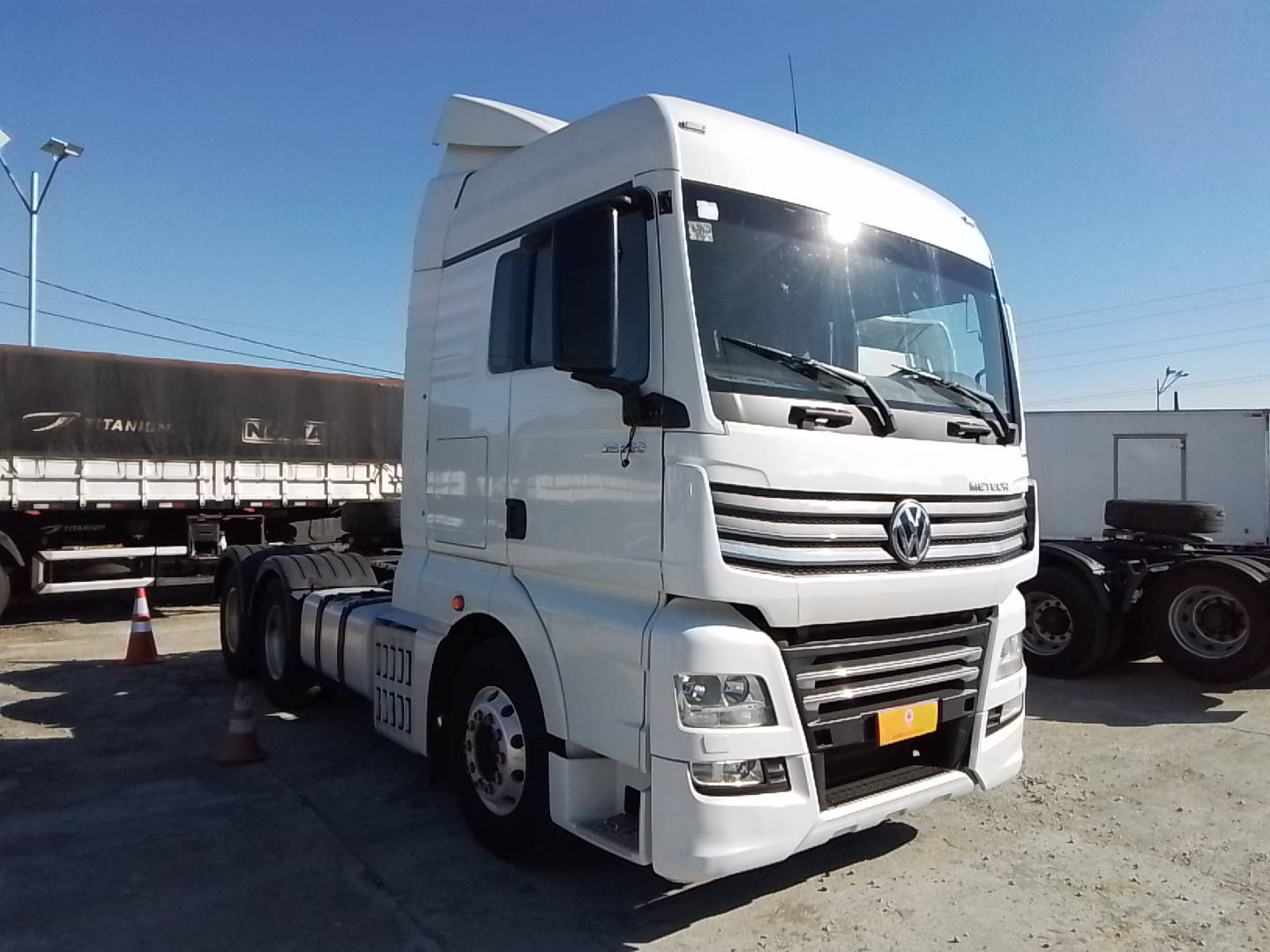 VOLKSWAGEN/29.520 METEOR 6X4