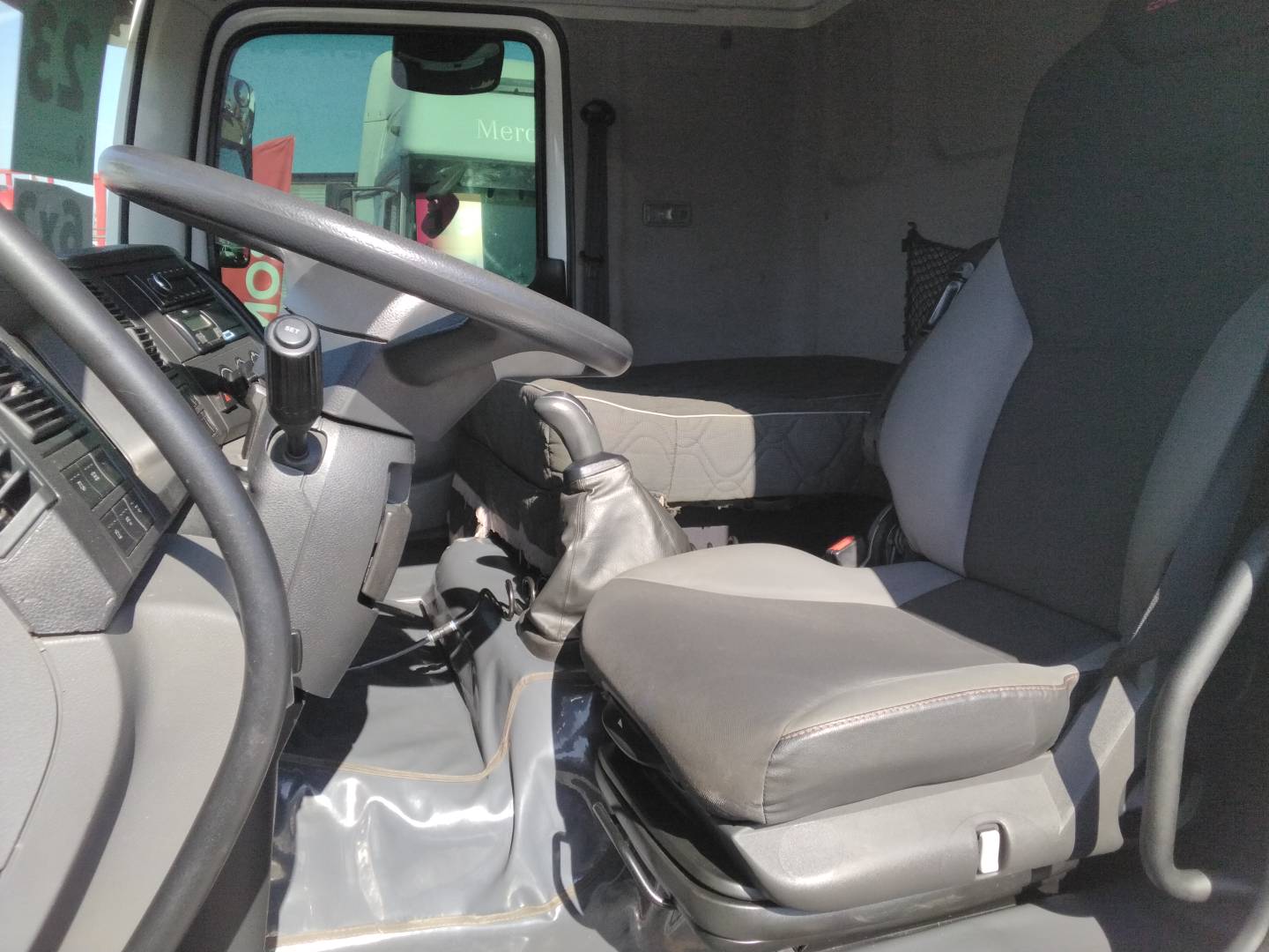 VOLKSWAGEN CONSTELLATION 25.420