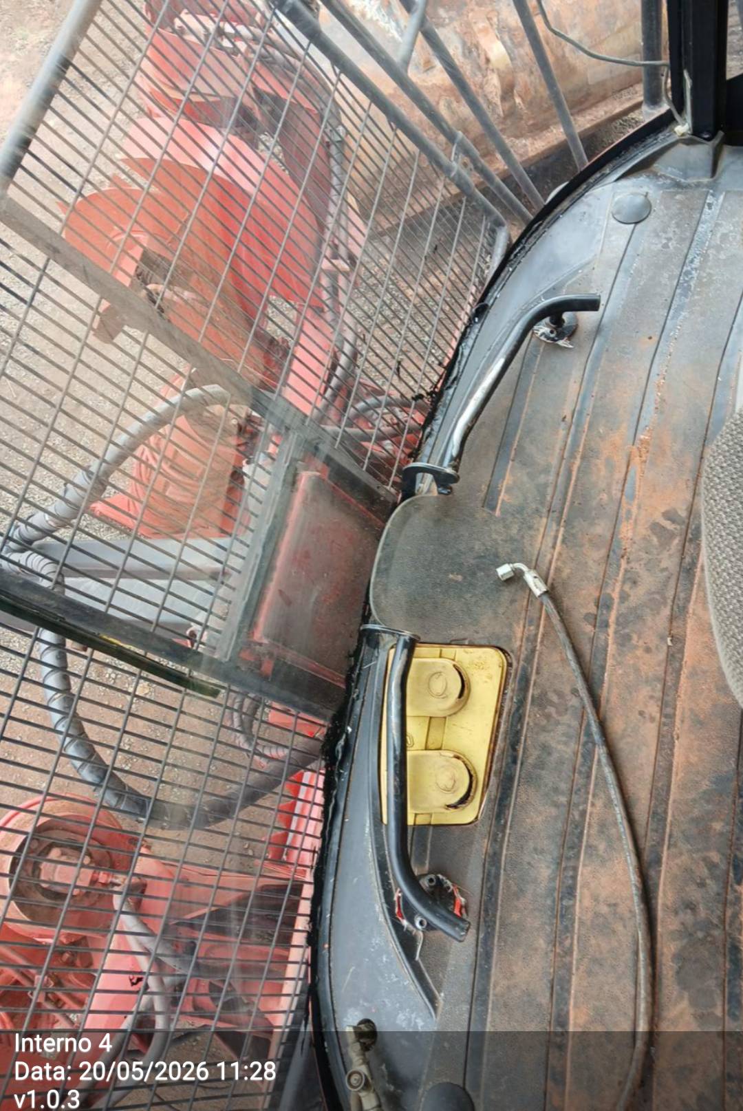 CASE 8810