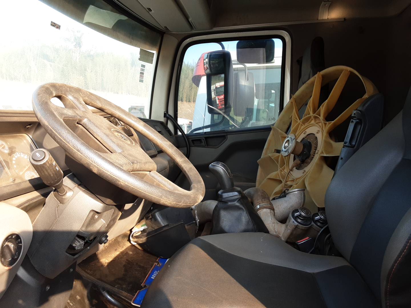 VOLKSWAGEN CONSTELLATION 33.460