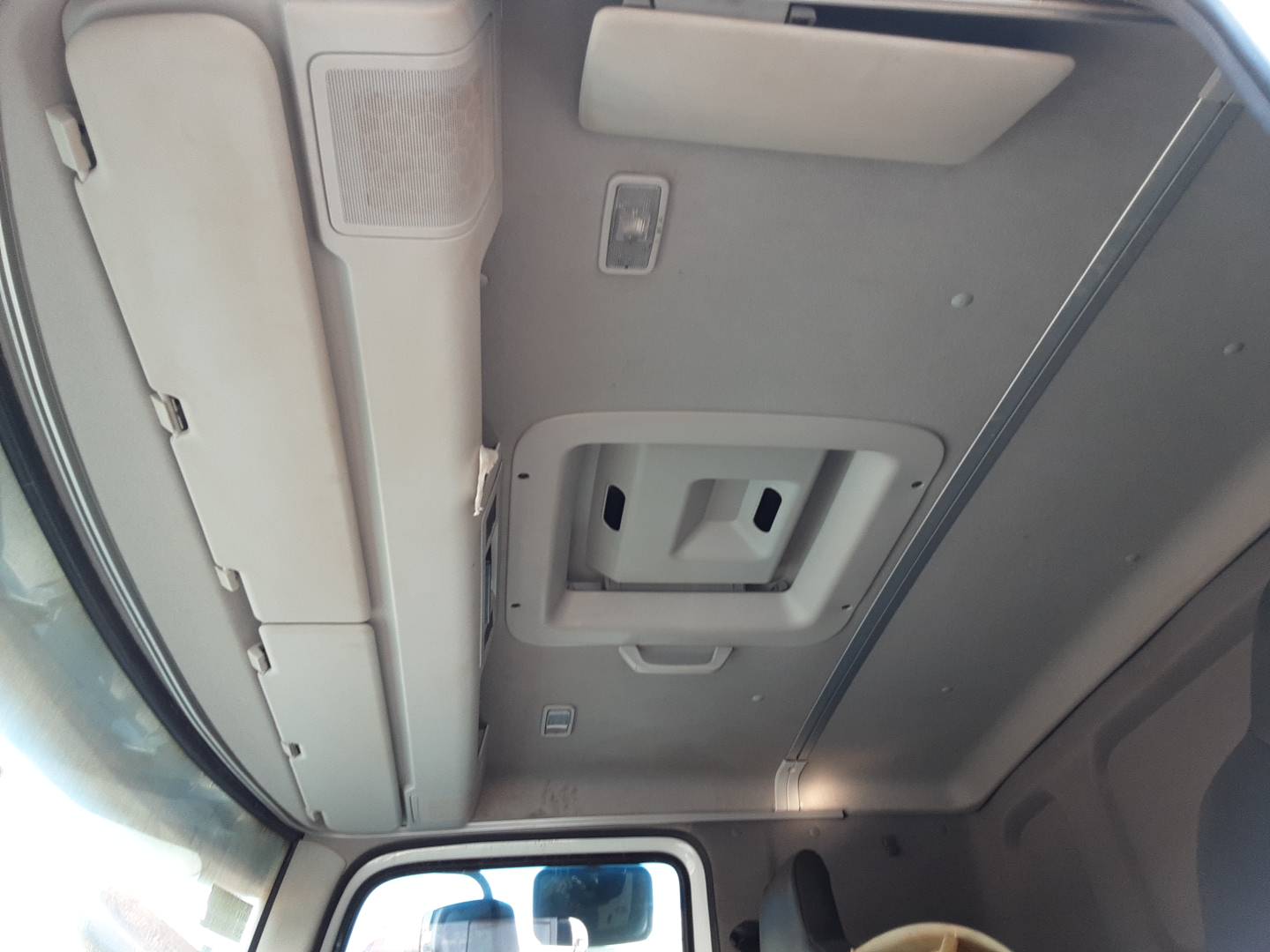 VOLKSWAGEN CONSTELLATION 33.460