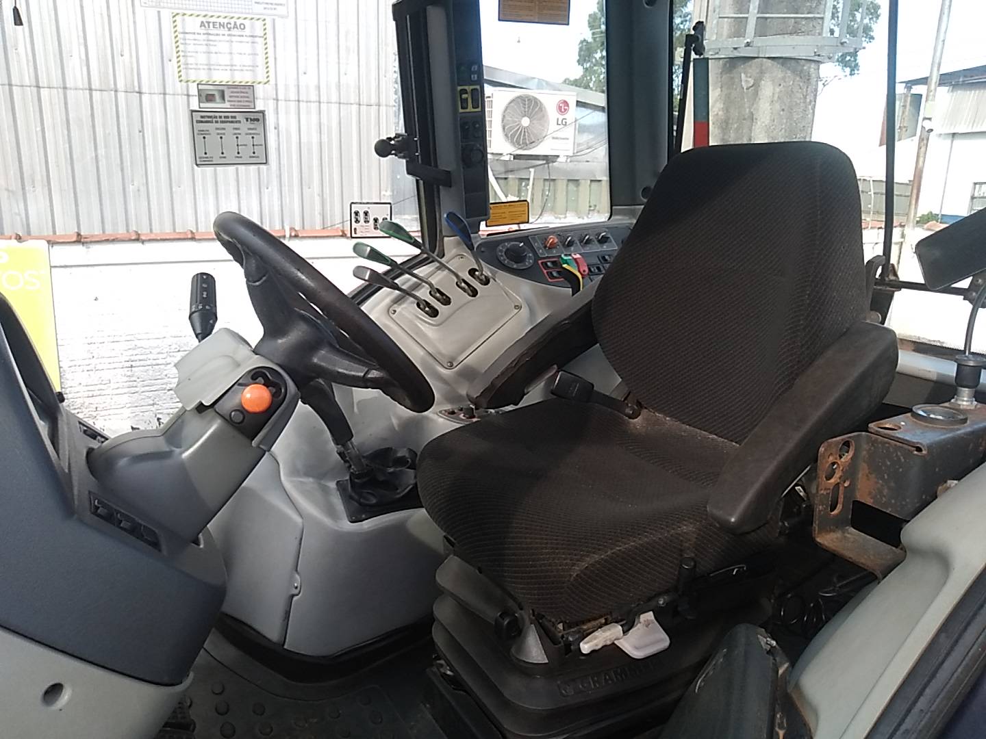 TRATOR VALTRA A850