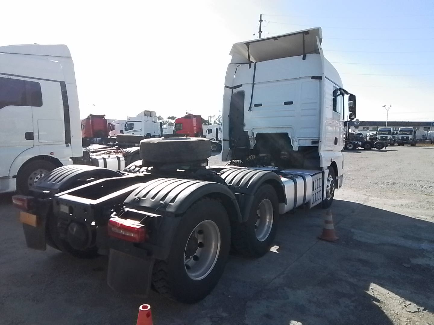 VOLKSWAGEN/29.520 METEOR 6X4