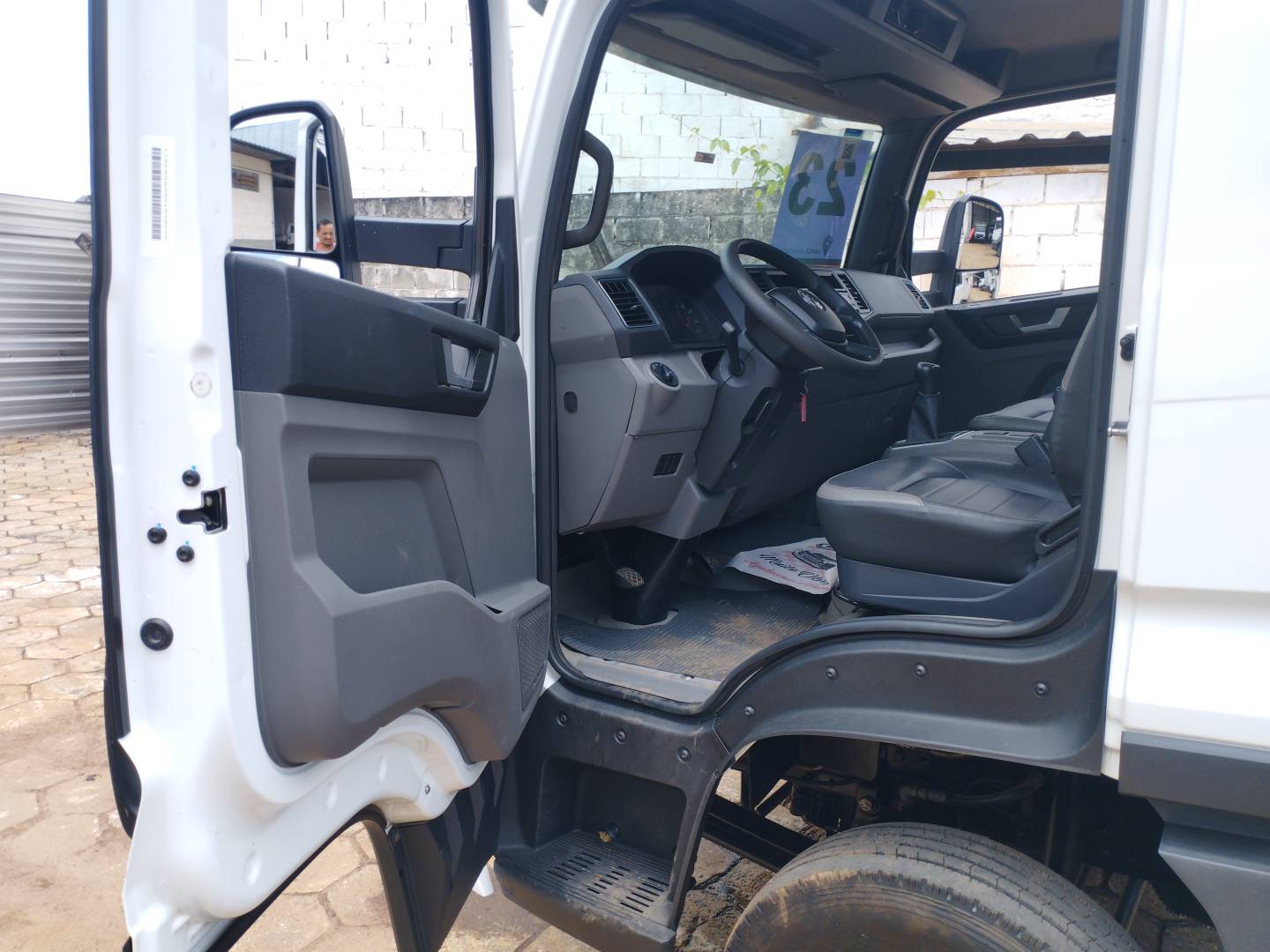 VOLKSWAGEN/11.180 DRC 4X2