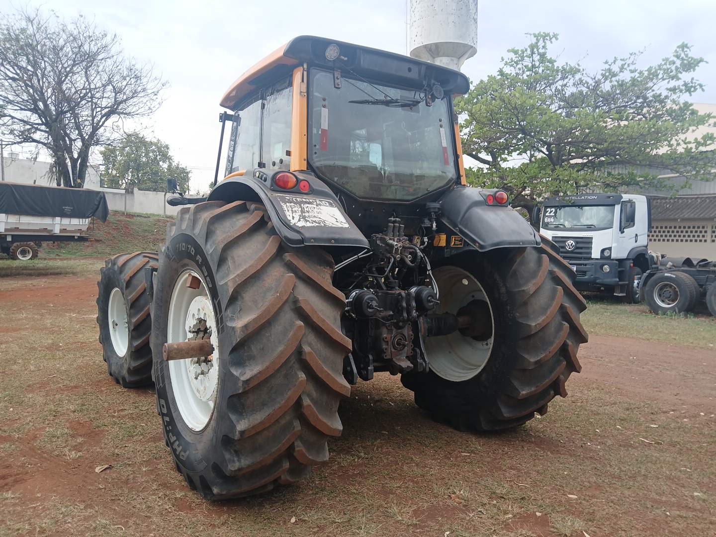 TRATOR BH 224 4X4