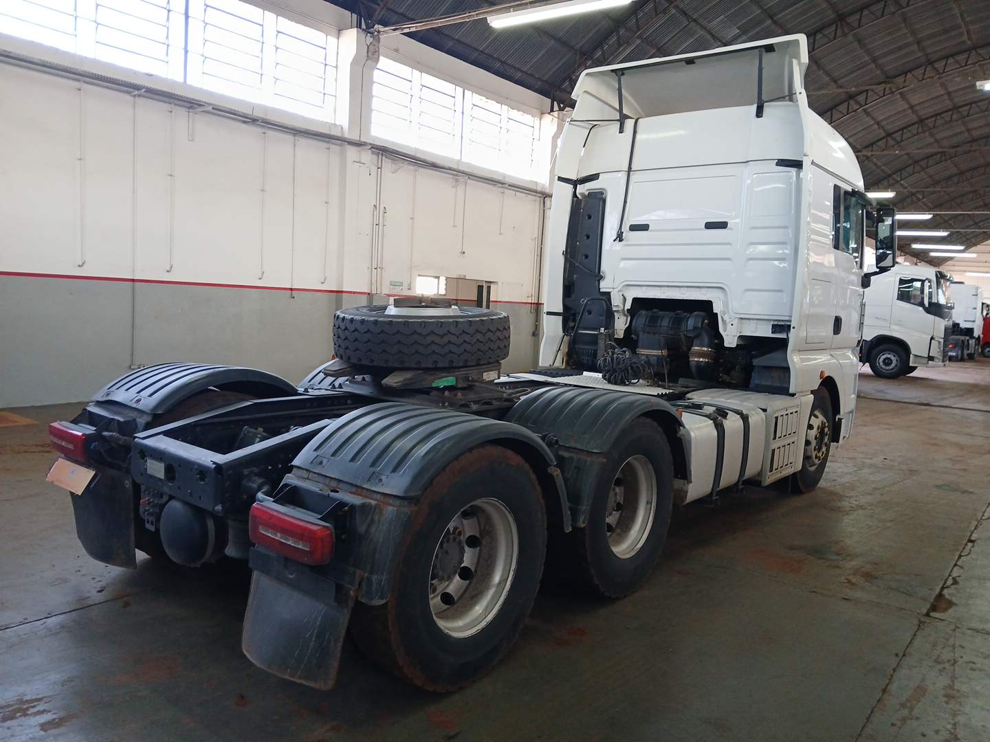 VOLKSWAGEN/29.520 METEOR 6X4