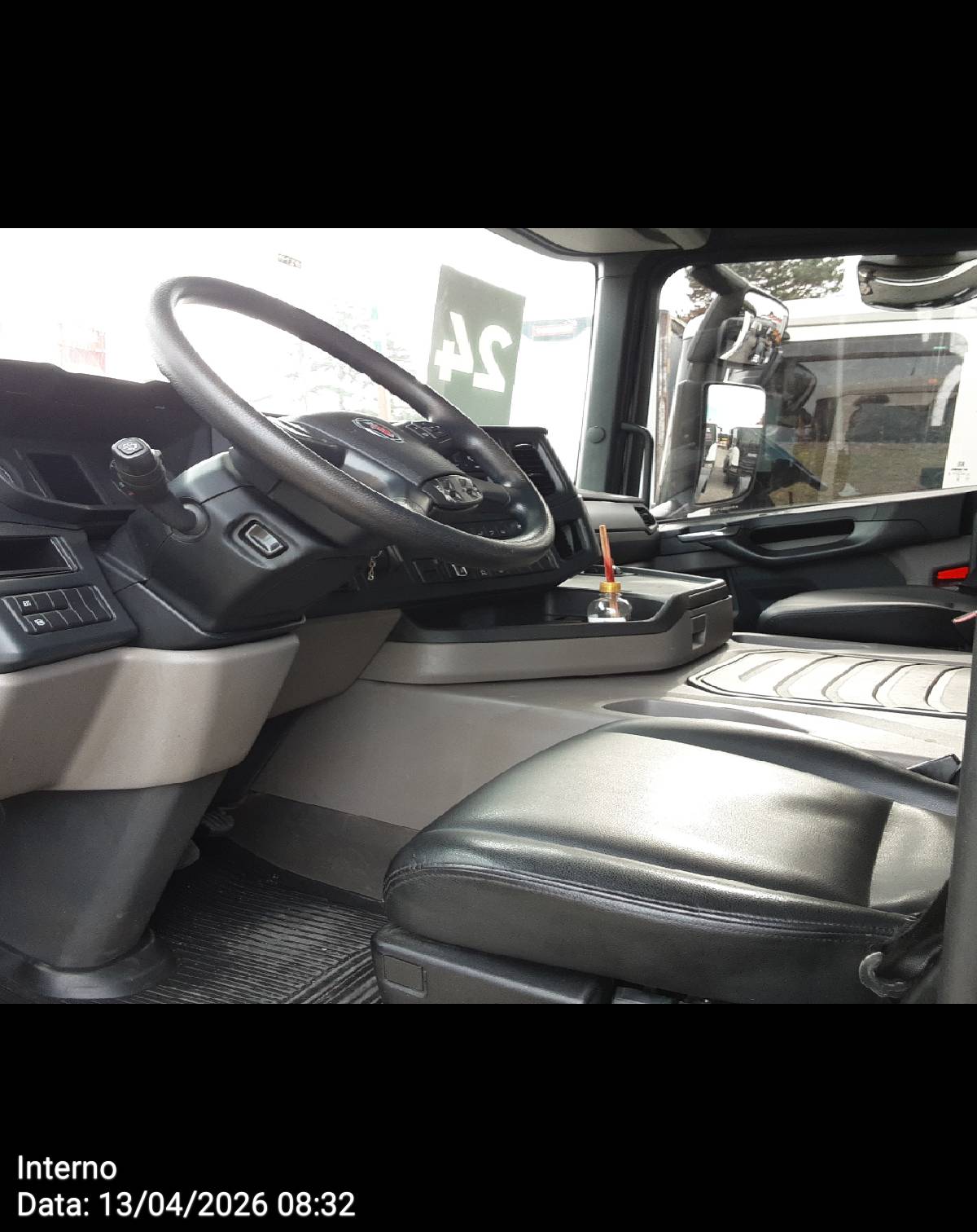 SCANIA/G560 A XT CABINE SIMPLES