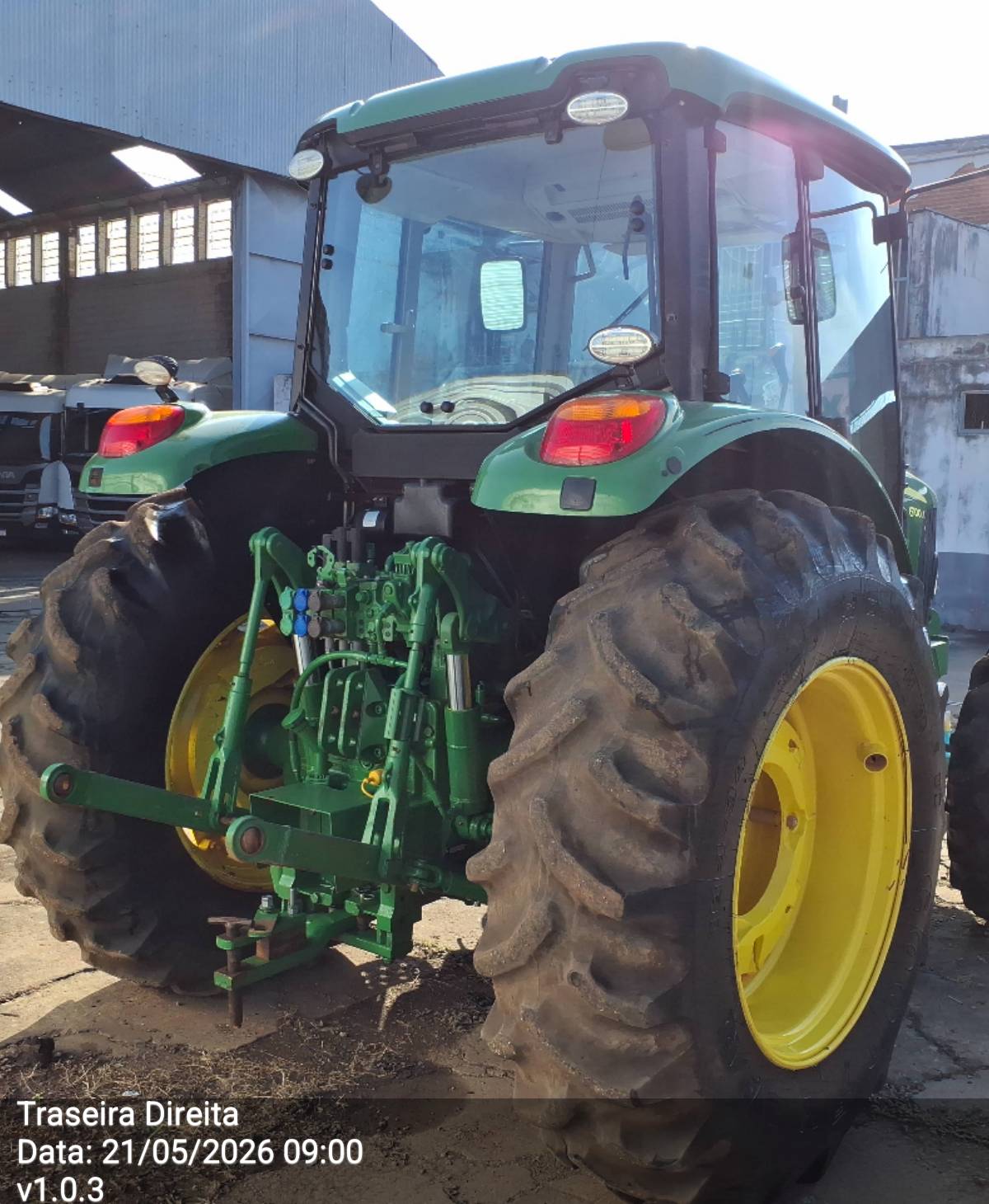 TRATOR 6100J