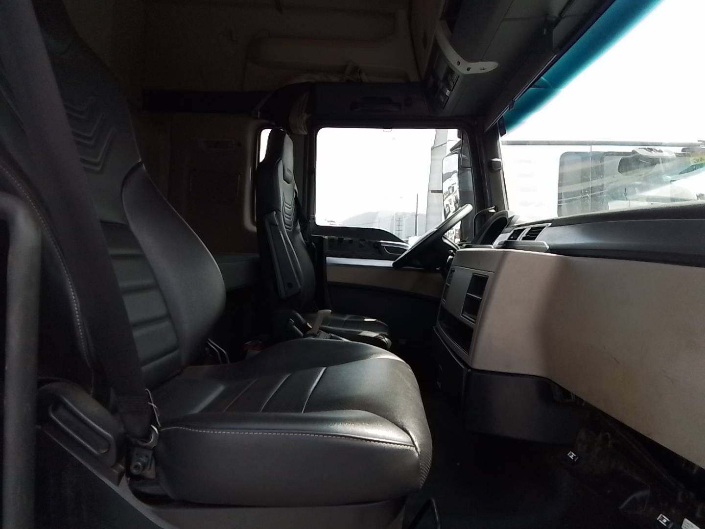 VOLKSWAGEN/29.520 METEOR 6X4