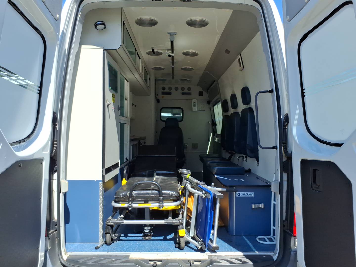 MERCEDES-BENZ/416 ALLT AMBULANCIA