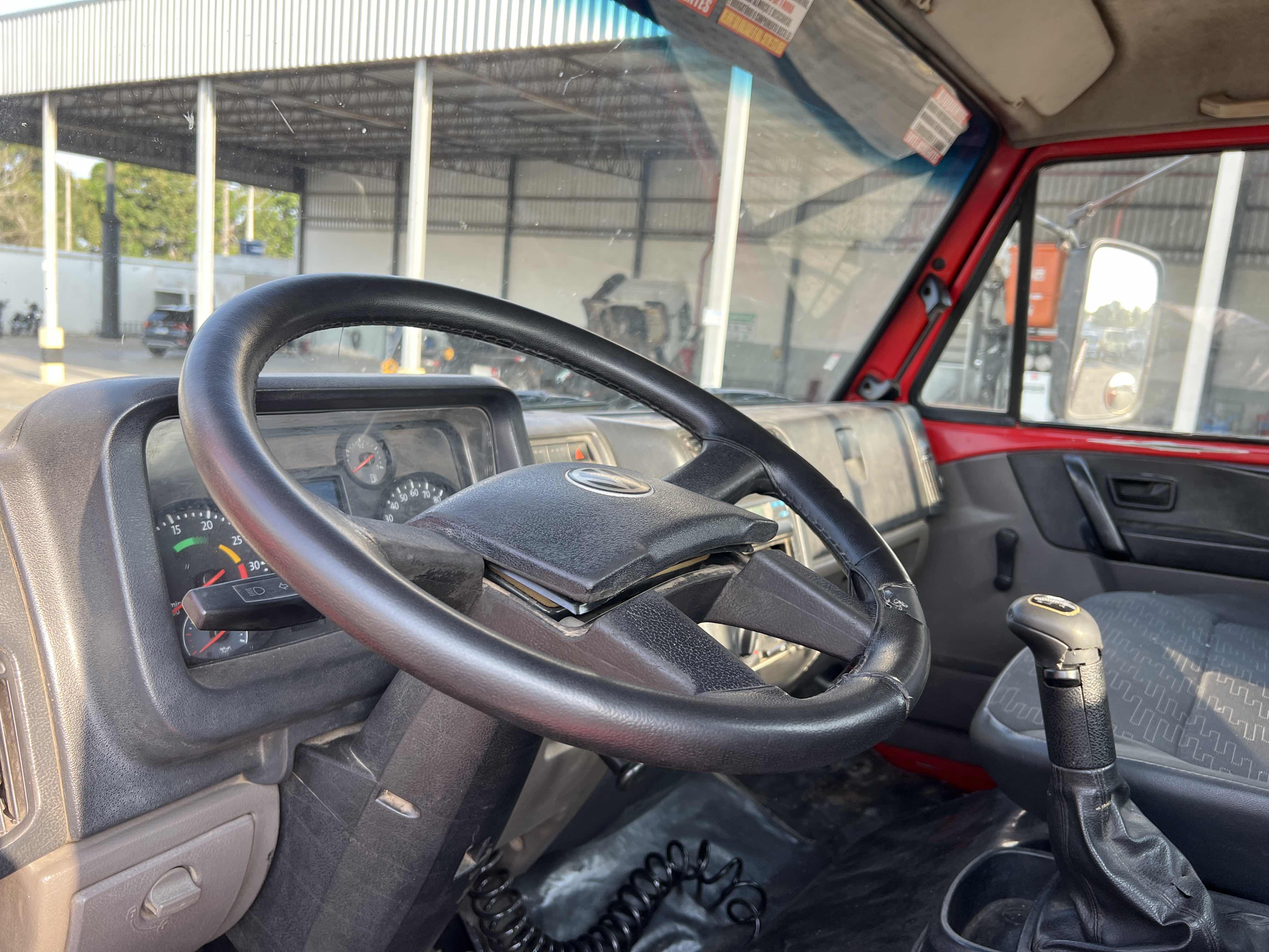 VOLKSWAGEN/13.190 WORKER