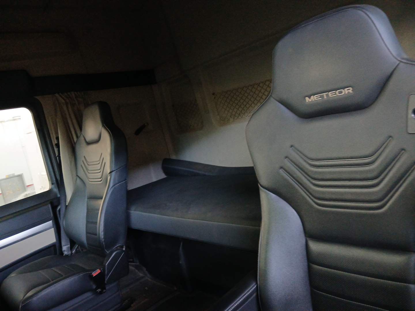 VOLKSWAGEN/29.520 METEOR 6X4